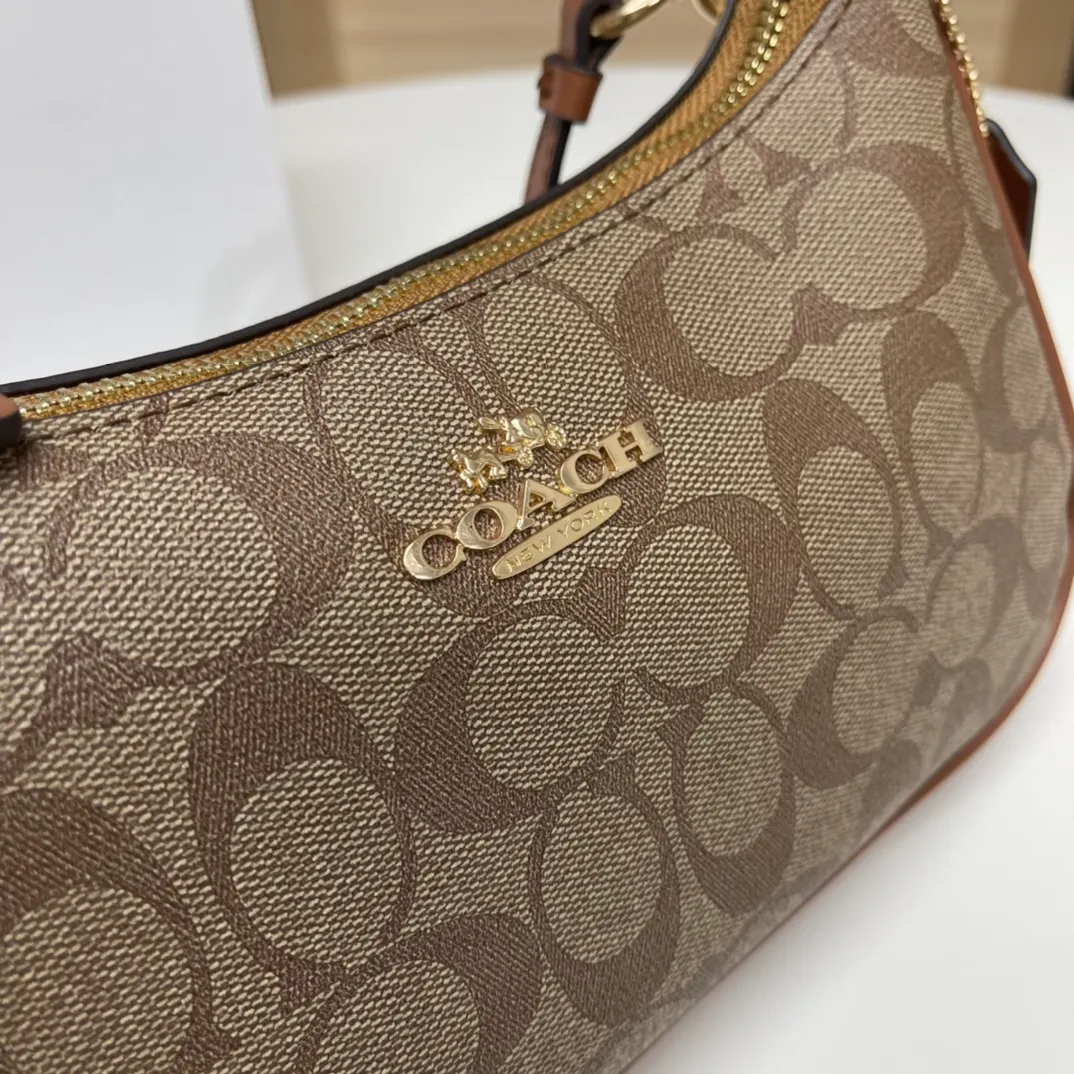 Top original order batch 380💰coach/Coach new armpit bag new model in stock. Model 548, 209, 173. C's Outlet women's bag color-blocked TERI shoulder bag. . DETAILS details Material: cow leather 2 credit card slots Built-in multi-function pocket Top zipper closure, fabric lining Detachable handle with vertical length of 21cm Detachable shoulder strap with vertical length of 58cm, can be used for shoulder or crossbody Dimensions: 24.5cm (length) × 15.5cm (height) 7.5cm (width),