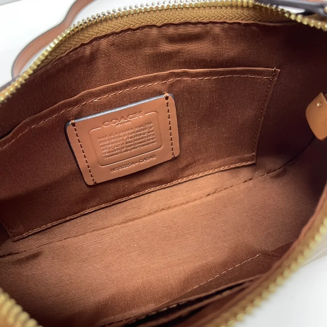 Top original order batch 380💰coach/Coach new armpit bag new model in stock. Model 548, 209, 173. C's Outlet women's bag color-blocked TERI shoulder bag. . DETAILS details Material: cow leather 2 credit card slots Built-in multi-function pocket Top zipper closure, fabric lining Detachable handle with vertical length of 21cm Detachable shoulder strap with vertical length of 58cm, can be used for shoulder or crossbody Dimensions: 24.5cm (length) × 15.5cm (height) 7.5cm (width),