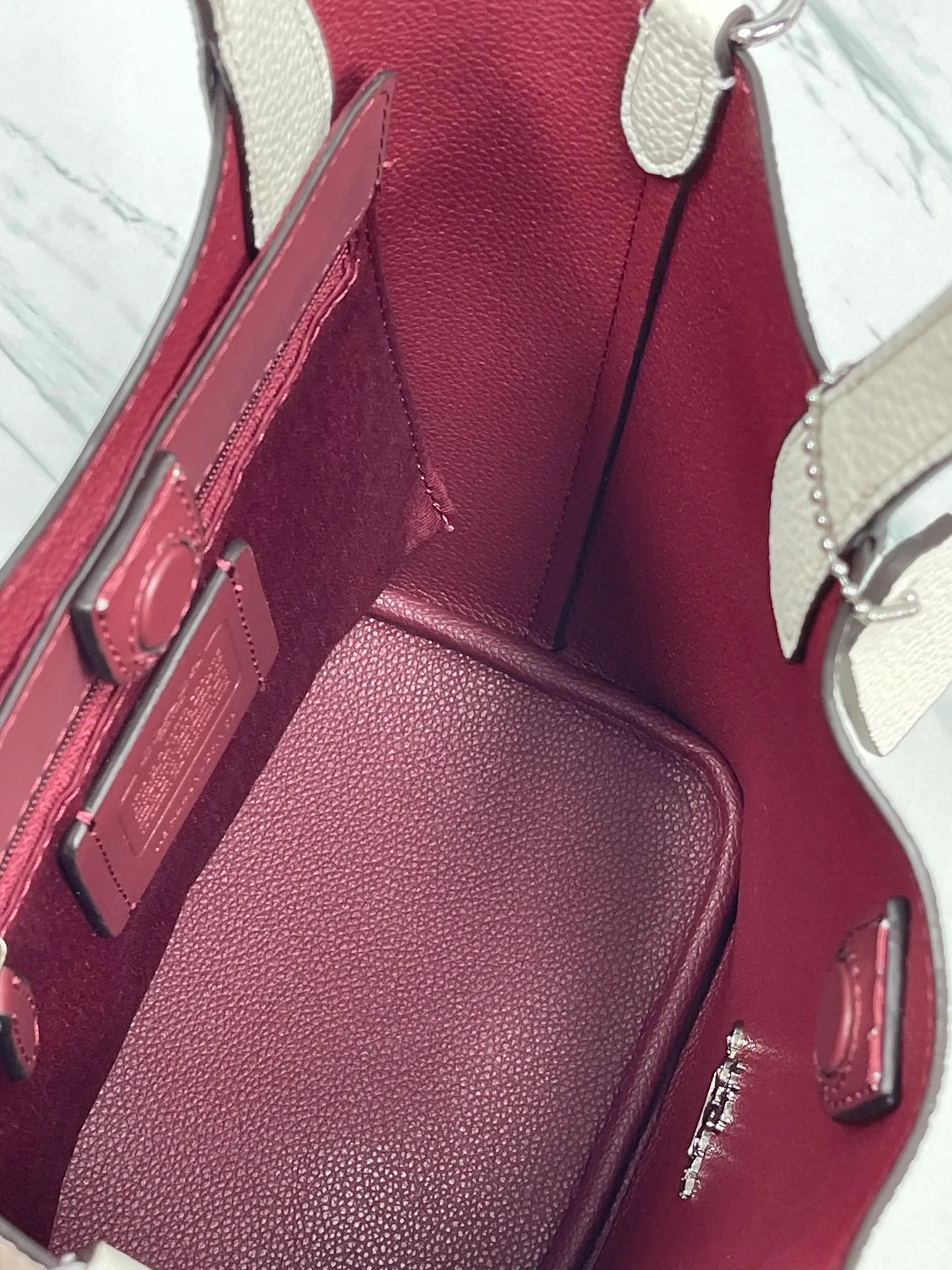 Batch 380💰COACH new models: CR168 full leather, CR256 presbyopia, HANNA bucket bag, hand-held crossbody bag, vegetable basket, small body, large capacity, good-looking and practical 19.5*17.5*13cm