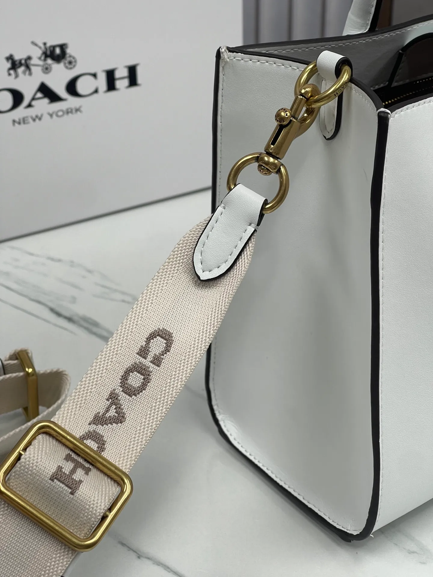 Batch 460💰coach/Coach new model CR681 counter new ACE carriage pattern women's tote bag single shoulder crossbody handheld tote bag double shoulder strap design size: 26X20.5X12