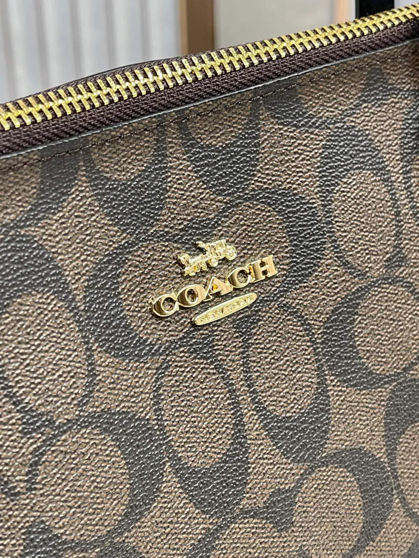 Top original order, batch 400💰Coach new Zip Tote, women's model 4455 zipper shoulder tote Zip Top Tote, the most classic zipper tote, with inner pocket inside, large capacity, size: 29*24*11cm