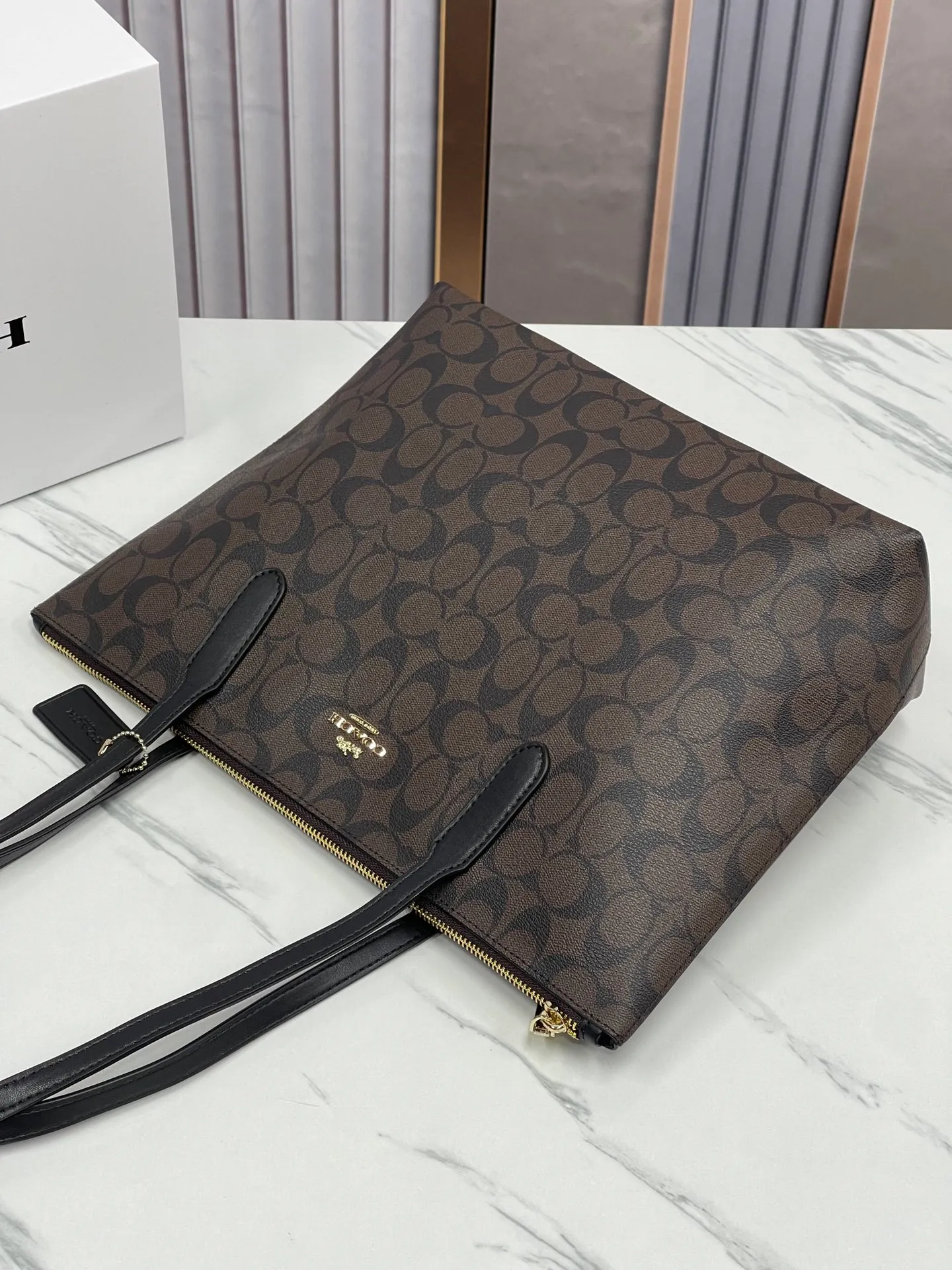 Top original order, batch 400💰Coach new Zip Tote, women's model 4455 zipper shoulder tote Zip Top Tote, the most classic zipper tote, with inner pocket inside, large capacity, size: 29*24*11cm