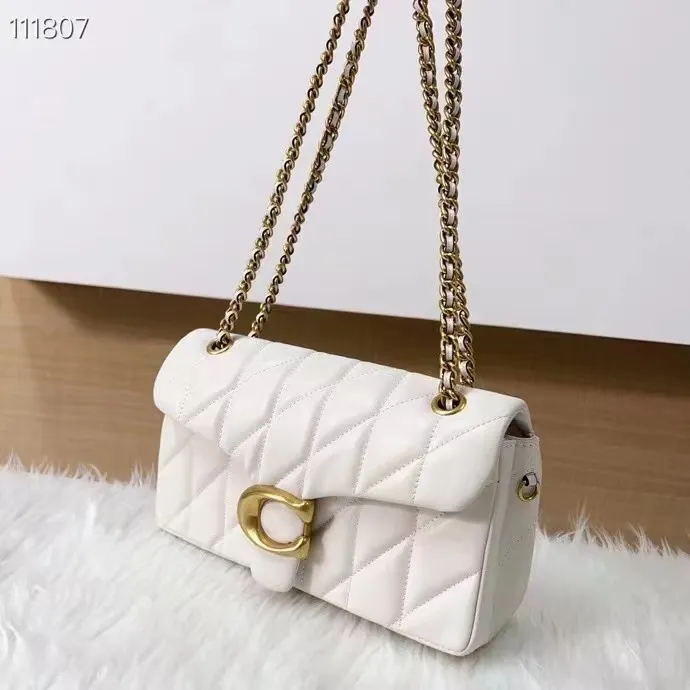 Top original order batch 500💰Coach/Coach new model cp400.  Quilting Tabby chain tabby with quilting technology, cool gold buckle, low-key and high-end. Choose the size and color you like. Size 26/15.