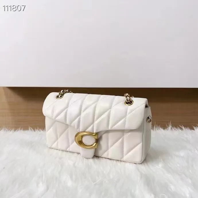 Top original order batch 500💰Coach/Coach new model cp400.  Quilting Tabby chain tabby with quilting technology, cool gold buckle, low-key and high-end. Choose the size and color you like. Size 26/15.