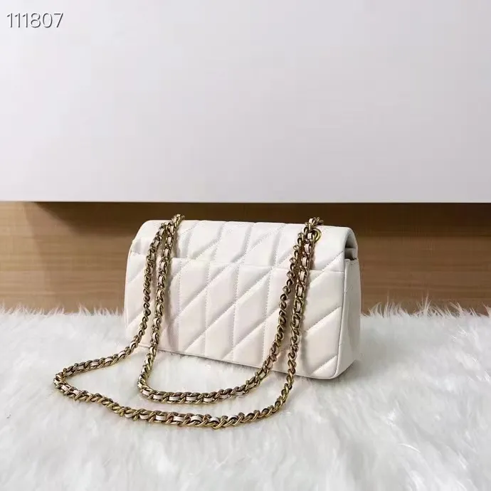 Top original order batch 500💰Coach/Coach new model cp400.  Quilting Tabby chain tabby with quilting technology, cool gold buckle, low-key and high-end. Choose the size and color you like. Size 26/15.