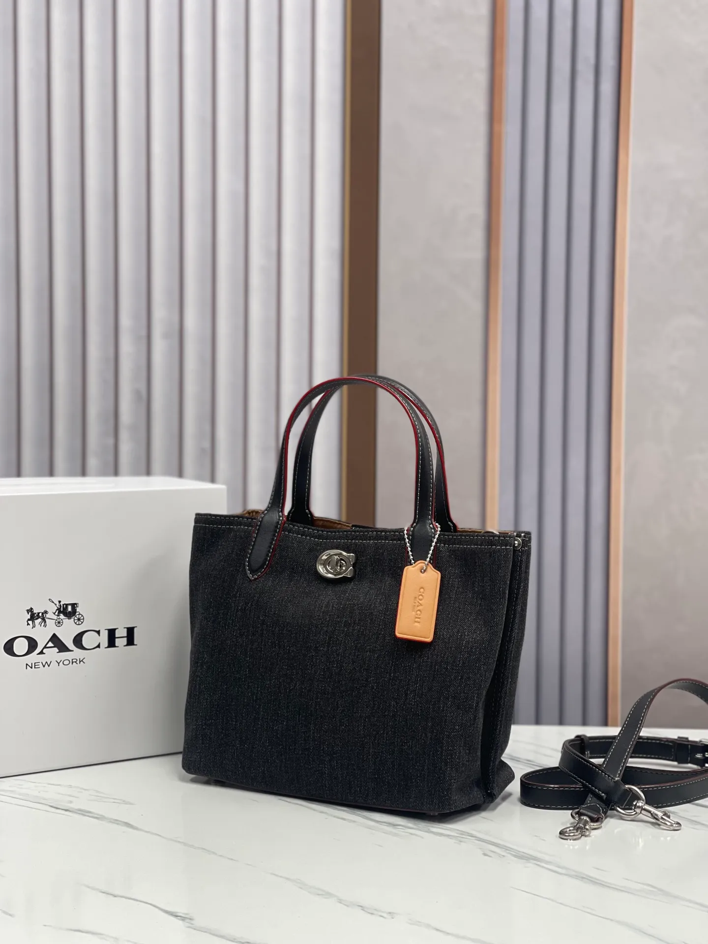 Batch 420💰coach/Coach new April new CR708 vegetable basket, denim champagne spring flavor ten vegetable basket with three compartments and practicality, it is simply the best partner for spring travel, it is so versatile with white skirts and jeans. #Size 24/20/10.