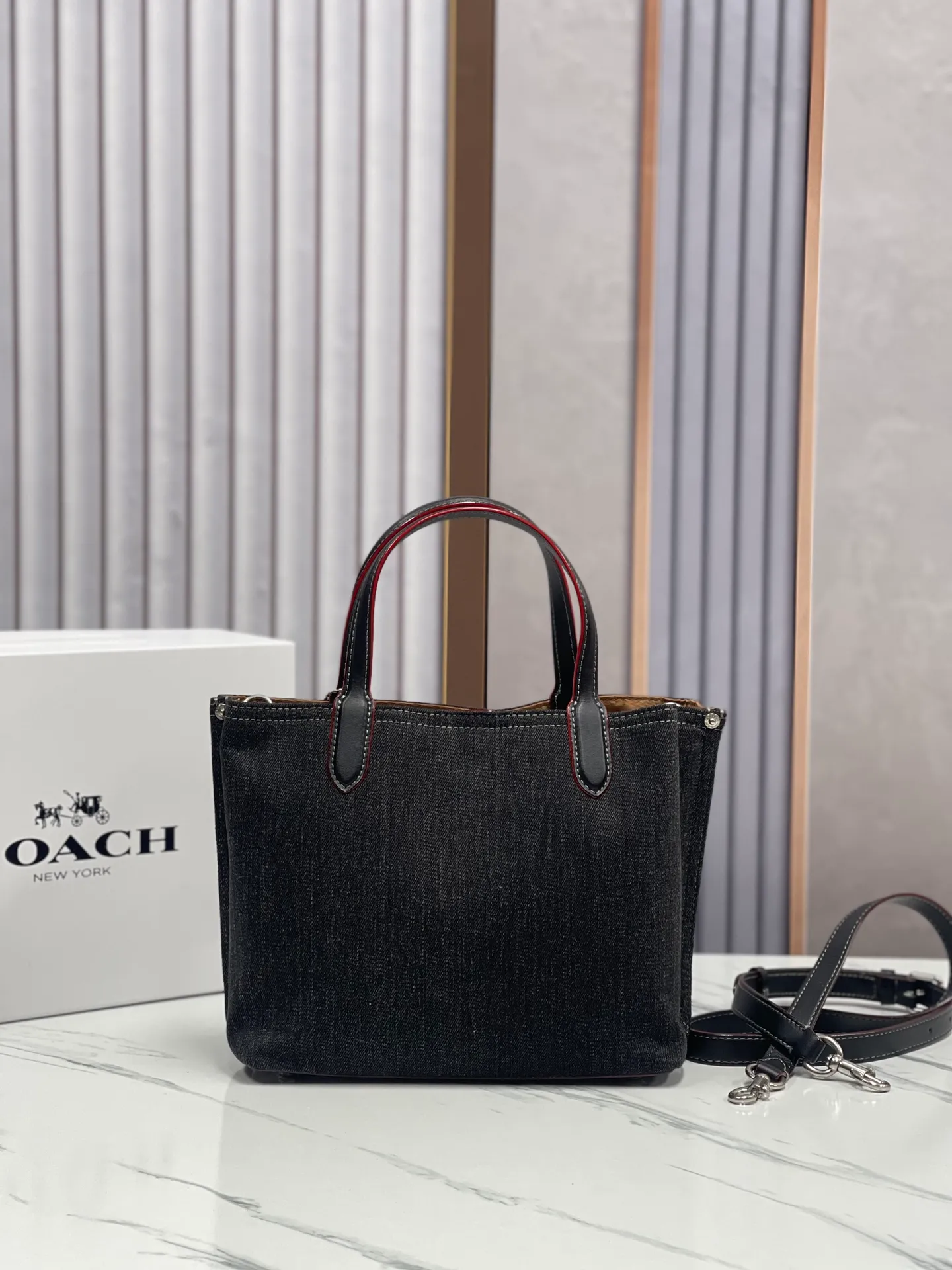 Batch 420💰coach/Coach new April new CR708 vegetable basket, denim champagne spring flavor ten vegetable basket with three compartments and practicality, it is simply the best partner for spring travel, it is so versatile with white skirts and jeans. #Size 24/20/10.