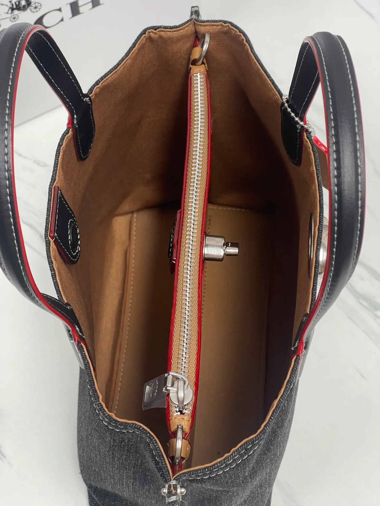 Batch 420💰coach/Coach new April new CR708 vegetable basket, denim champagne spring flavor ten vegetable basket with three compartments and practicality, it is simply the best partner for spring travel, it is so versatile with white skirts and jeans. #Size 24/20/10.