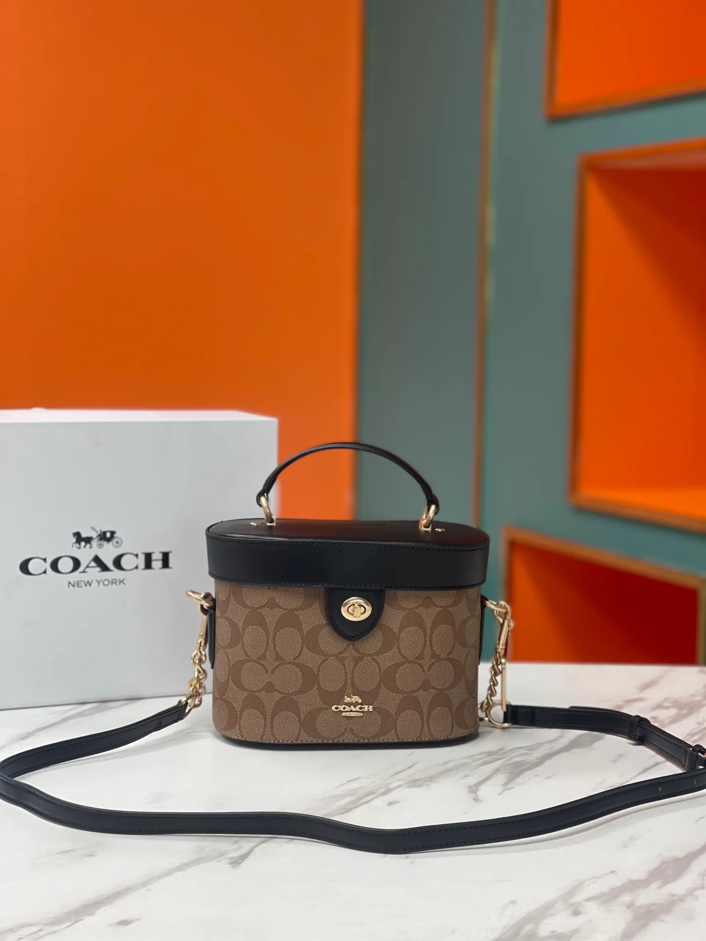 Top original order, batch 480 💰coach/Coach new model 💃model 78277 cosmetic bag, presbyopic splicing style. Fashionable and versatile. Fresh and cute. Dimensions: width 20X height 14X11.5. 🌸