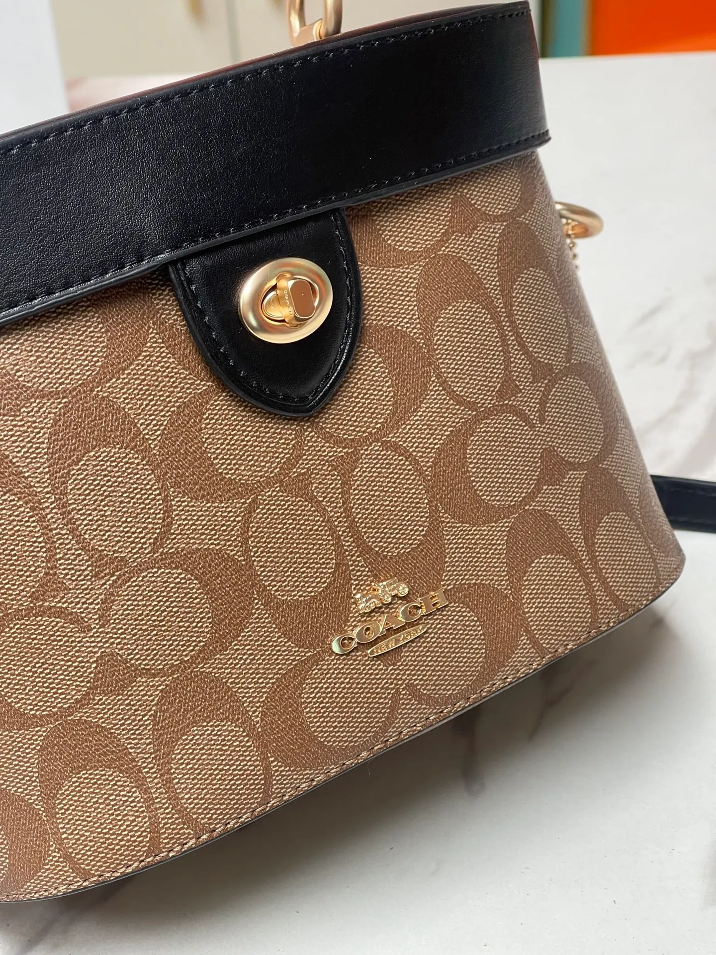 Top original order, batch 480 💰coach/Coach new model 💃model 78277 cosmetic bag, presbyopic splicing style. Fashionable and versatile. Fresh and cute. Dimensions: width 20X height 14X11.5. 🌸