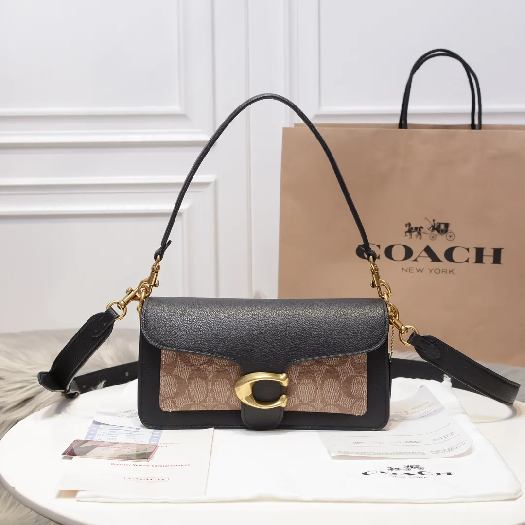 COACH/Coach's new autumn and winter style black logo presbyopia saddle bag Dionysus 79337 can be carried by hand on one shoulder and cross-body. It has a zipper compartment inside, which is practical and versatile! Dimensions: 26cm (length) x 15cm (height) x 7.5cm (width)