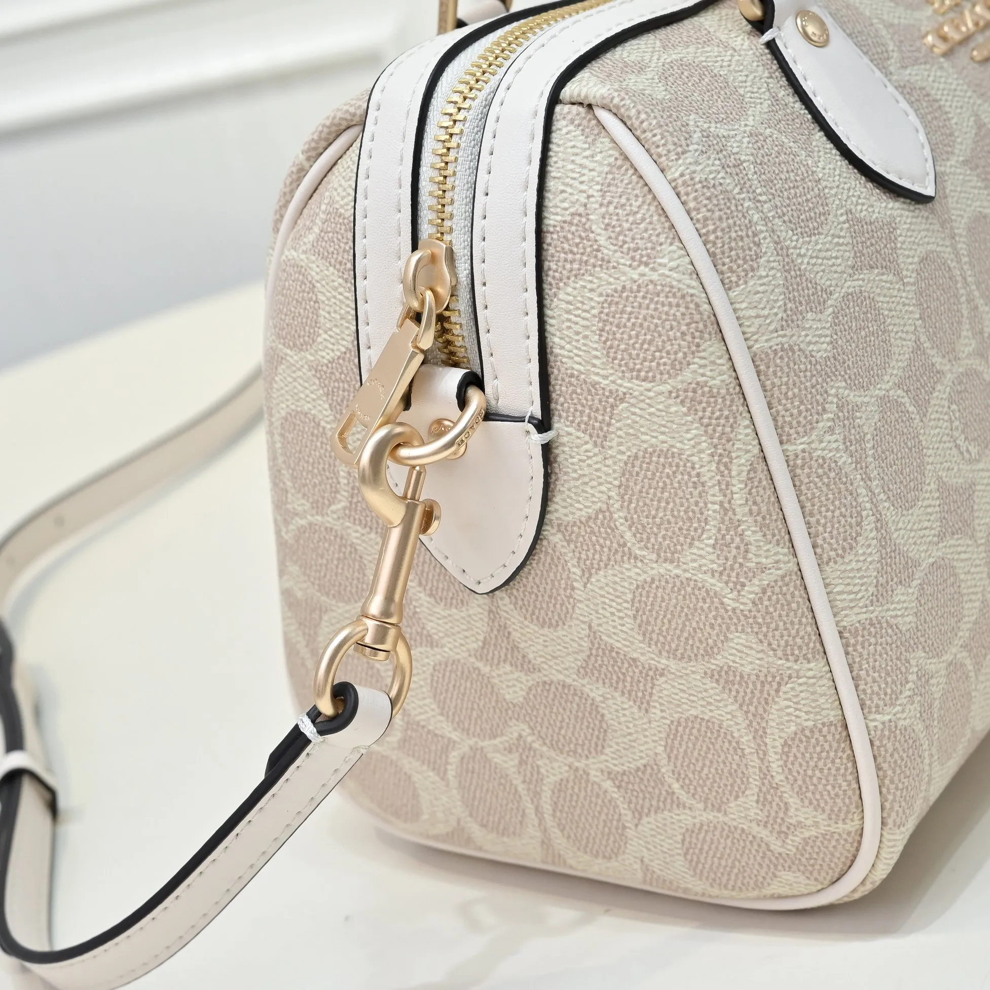 P380 [Top original order] Style number: CV961 Size: 25*15*12cm