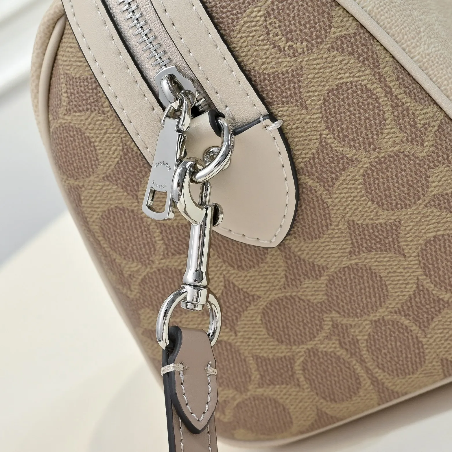 P380 [Top original order] Style number: CV961 Size: 25*15*12cm