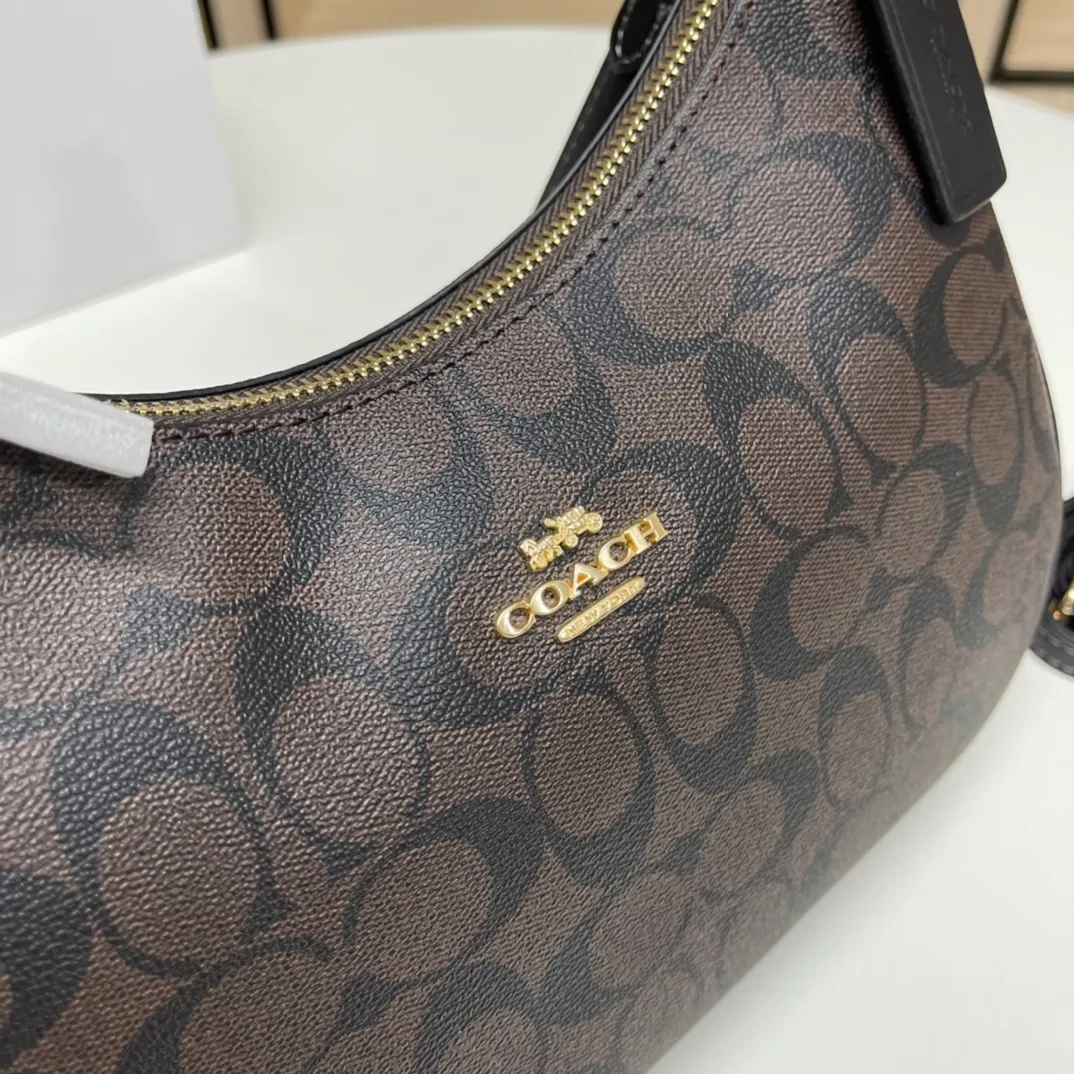 Batch 430💰COACH/Coach official outlet style women's leather college style single shoulder crossbody handbag armpit bag. Model CK161. 29 X23 X23