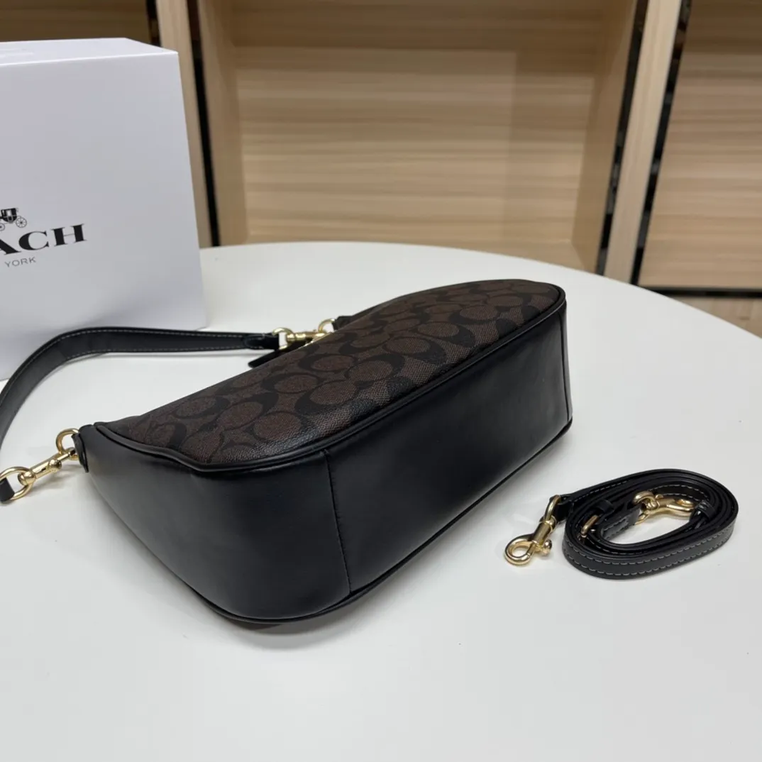 Batch 430💰COACH/Coach official outlet style women's leather college style single shoulder crossbody handbag armpit bag. Model CK161. 29 X23 X23