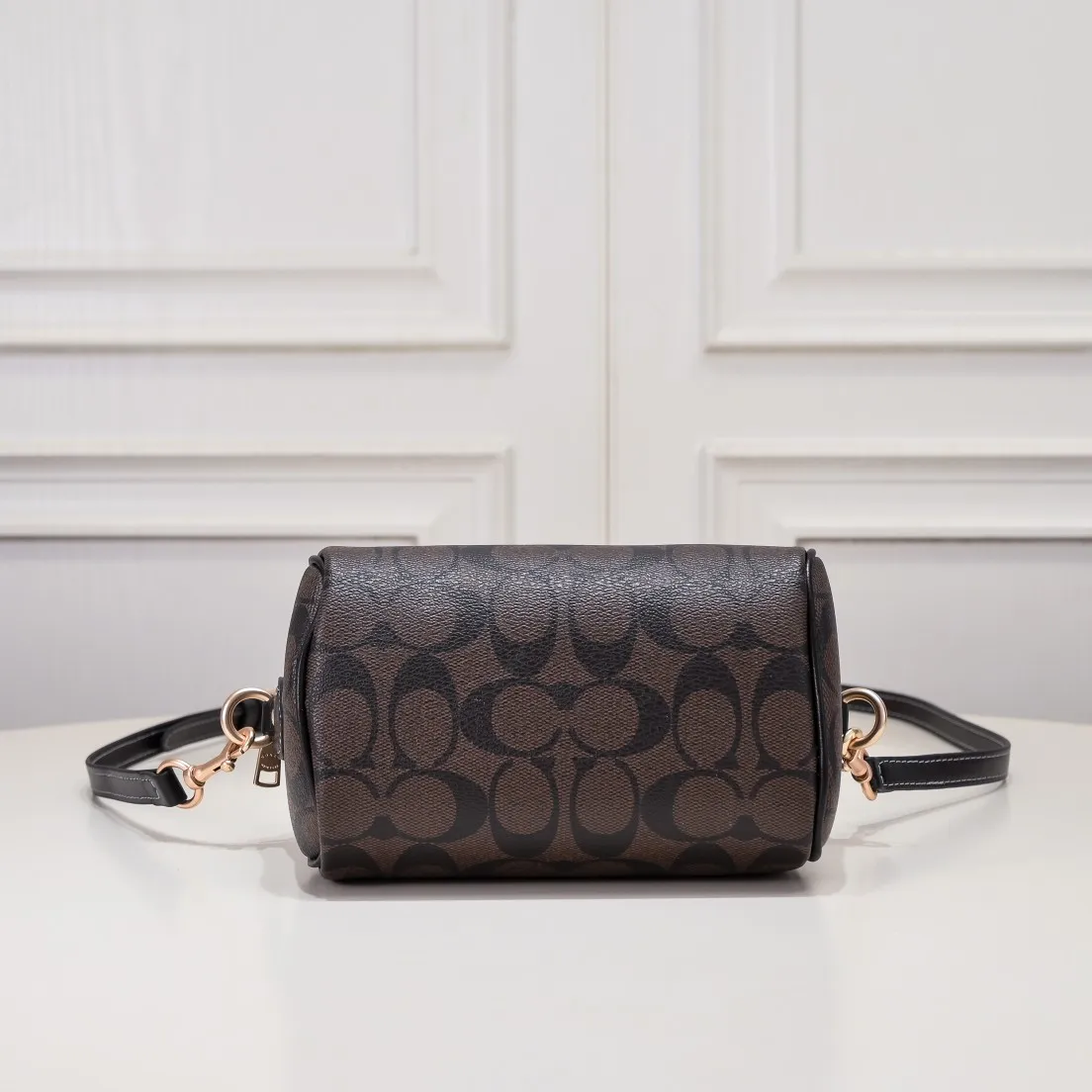 P340 [Top original order] The new Coach small size Boston CH469 is so beautiful and exquisite! Moreover, the Boston bag shape is particularly versatile! The presbyopic color-blocking design is classic and eye-catching! Size:17.5*12*10cm