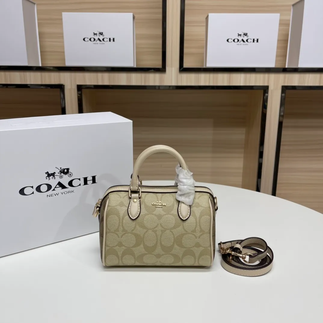 Top original order, batch 400💰COACH/Coach's new women's MINI ROWAN portable shoulder crossbody bag Boston small. CH370 CH159 CH469 CH160 size 16.5×11×9. .