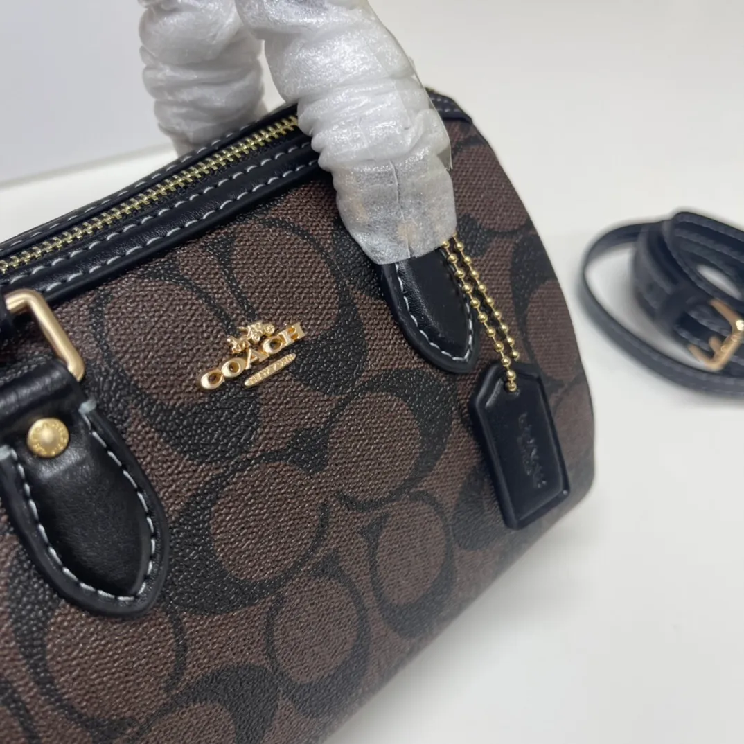 Top original order, batch 400💰COACH/Coach's new women's MINI ROWAN portable shoulder crossbody bag Boston small. CH370 CH159 CH469 CH160 size 16.5×11×9. .