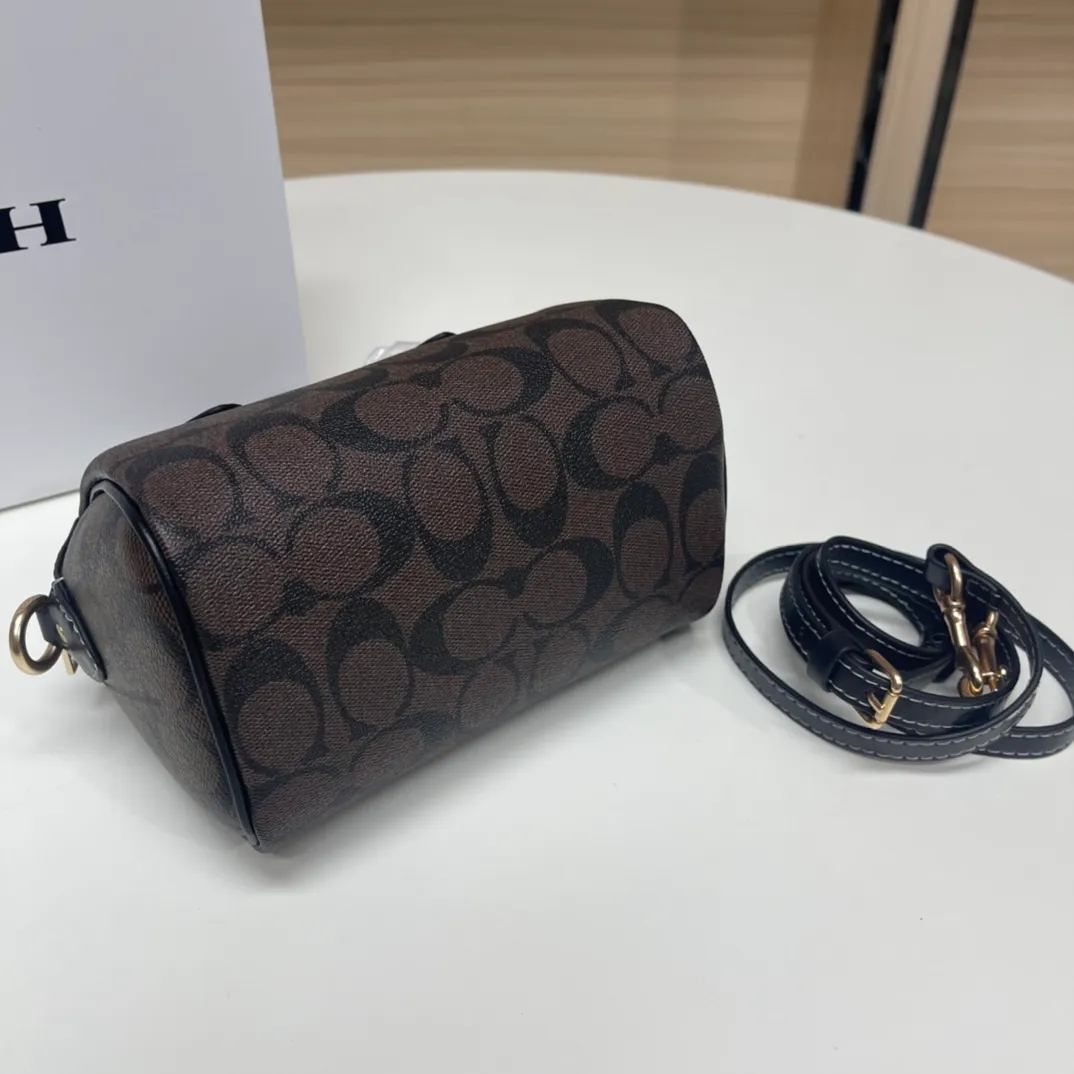 Top original order, batch 400💰COACH/Coach's new women's MINI ROWAN portable shoulder crossbody bag Boston small. CH370 CH159 CH469 CH160 size 16.5×11×9. .
