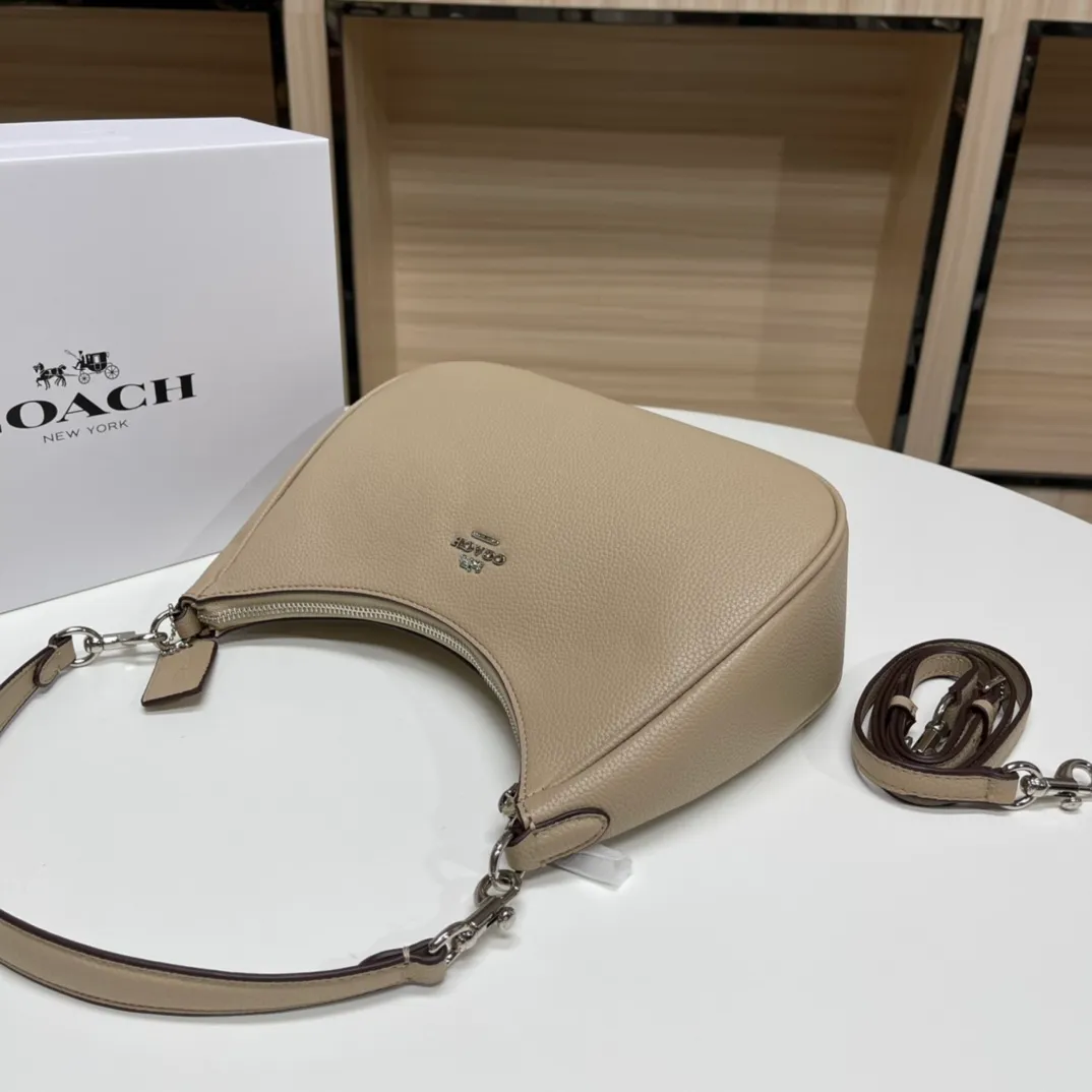 Batch 430💰COACH/Coach official outlet style women's leather college style single shoulder crossbody handbag armpit bag. Model CJ517. 29 X23 X23