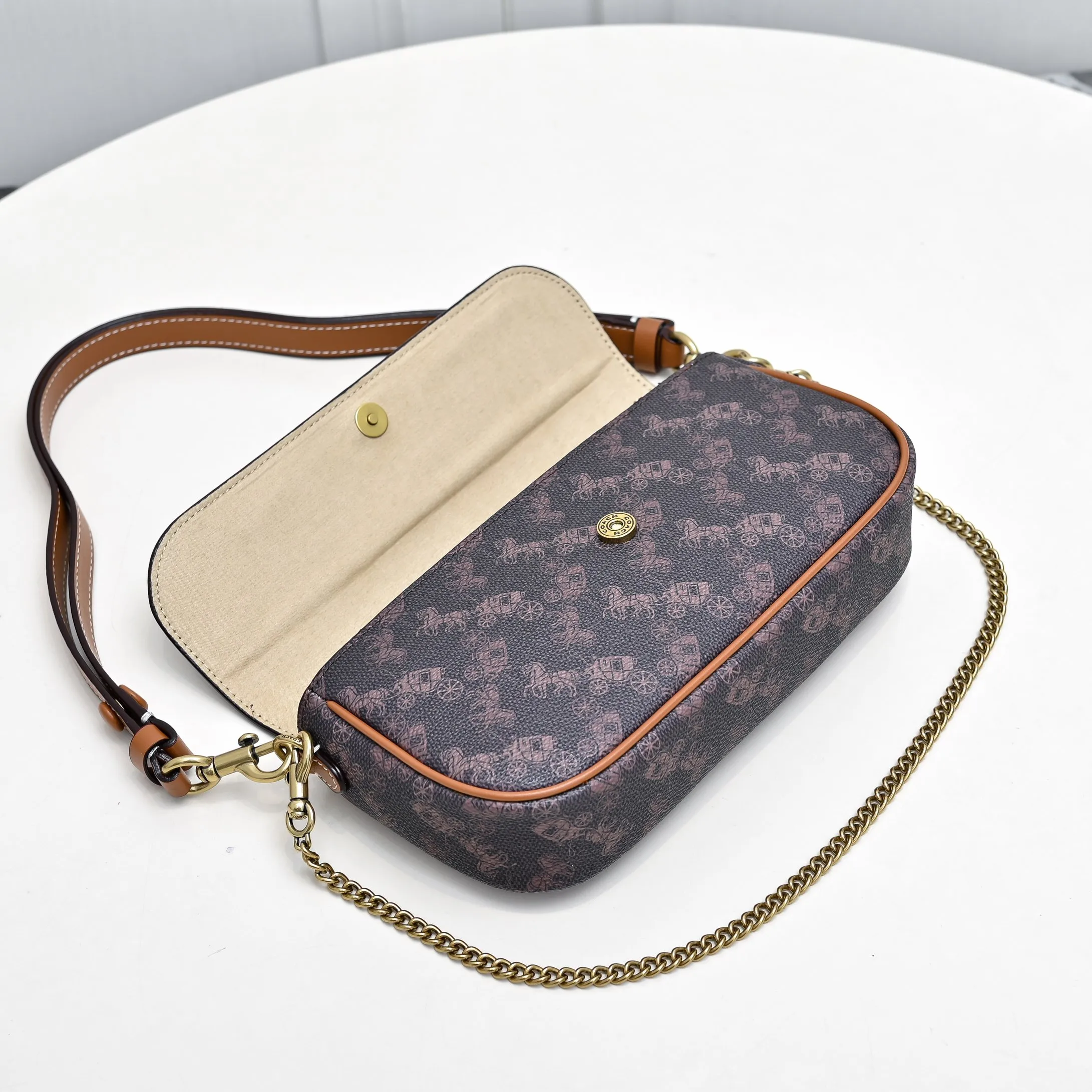 Style number: CAN92 Size: 23.5*12*4.5cm