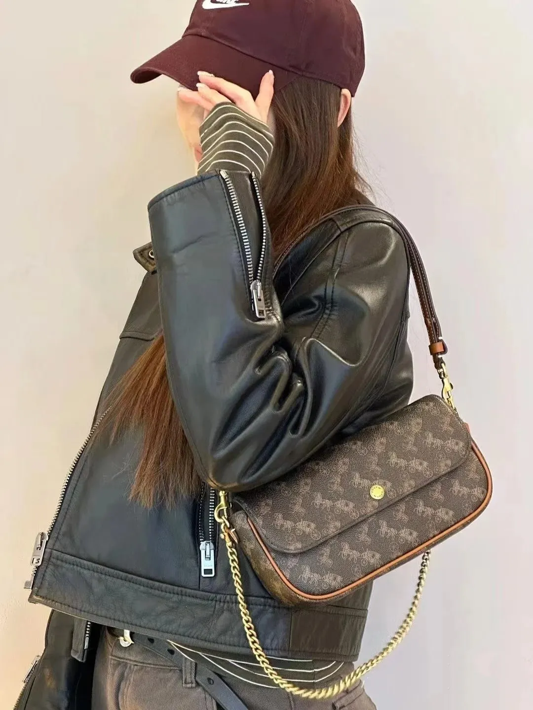 Style number: CAN92 Size: 23.5*12*4.5cm