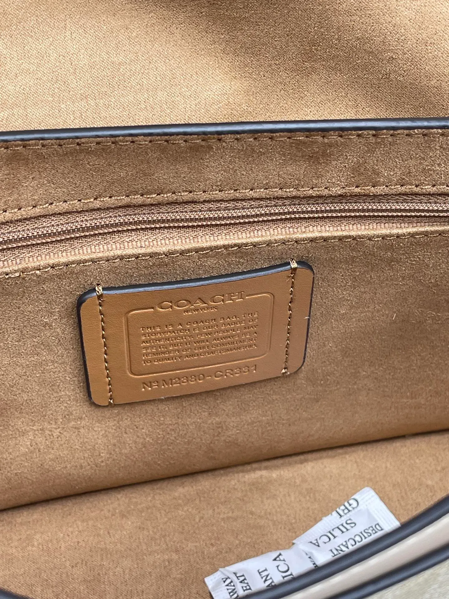 Top original order batch 480💰coach/Coach new model New product model CR331 Morgan series is here. It is a must-have for gift giving. Exquisite, compact and playful on the upper body. Wear-resistant and scratch-resistant. The built-in compartment can accommodate a variety of personal belongings. Girls don’t have to worry about their belongings when going out. The shoulder strap can be adjusted diagonally or on one shoulder. Super practical. Size 25X16X7.5