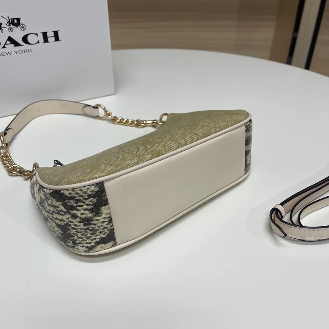 Top original order batch 380💰coach/Coach new armpit bag new model in stock. Model 548, 209, 173. C's Outlet women's bag color-blocked TERI shoulder bag. . DETAILS details Material: cow leather 2 credit card slots Built-in multi-function pocket Top zipper closure, fabric lining Detachable handle with vertical length of 21cm Detachable shoulder strap with vertical length of 58cm, can be used for shoulder or crossbody Dimensions: 24.5cm (length) × 15.5cm (height) 7.5cm (width),