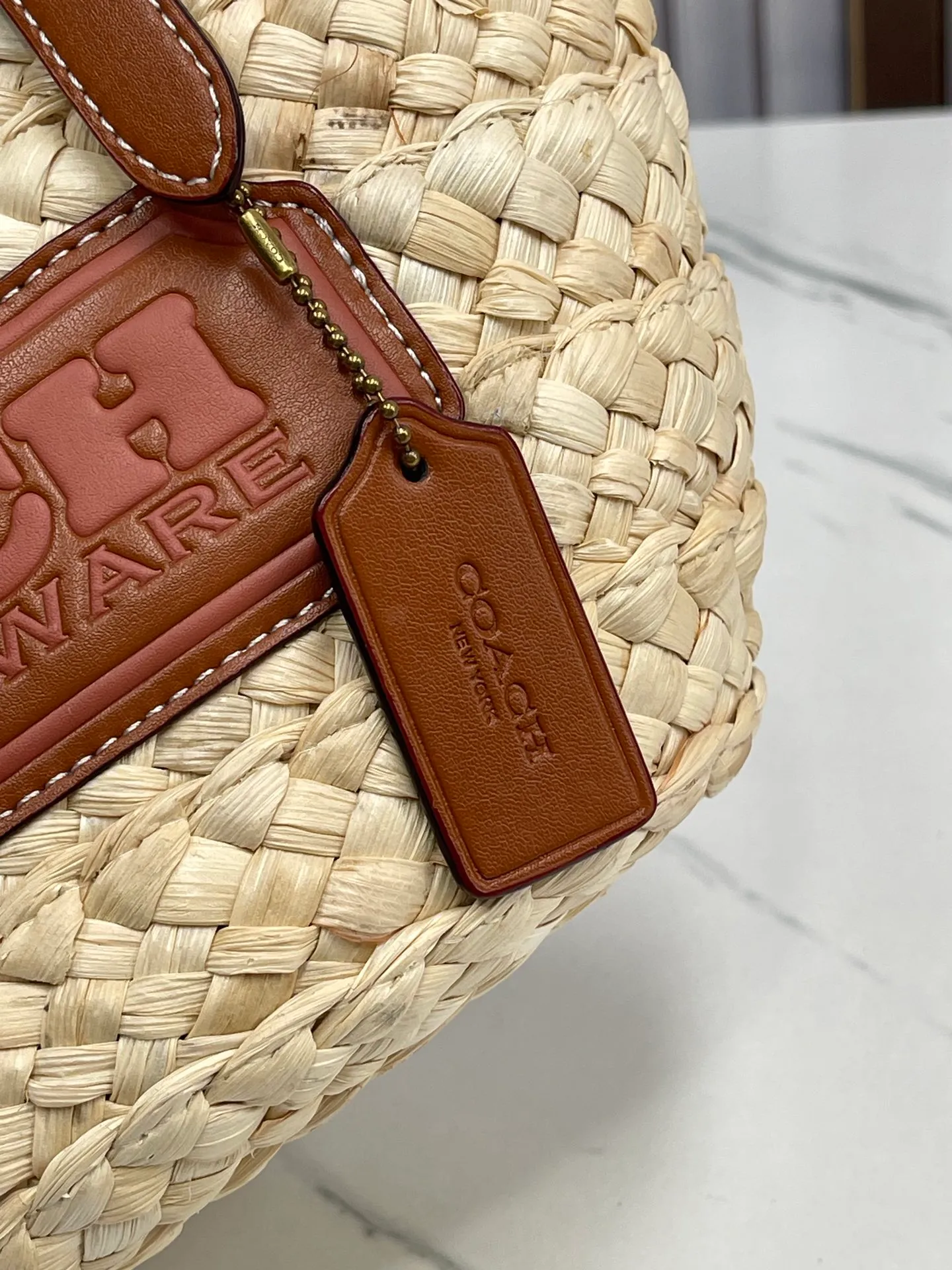 P410🐶COACH/Coach Women's Bag 2024 New Model CJ638🏖️STRUCTURED 17 Straw Shoulder Tote Bag Tote Bag💐💕How can I miss it this summer~ Let's go on a beach vacation together🏖️🌊Size 17*13*17