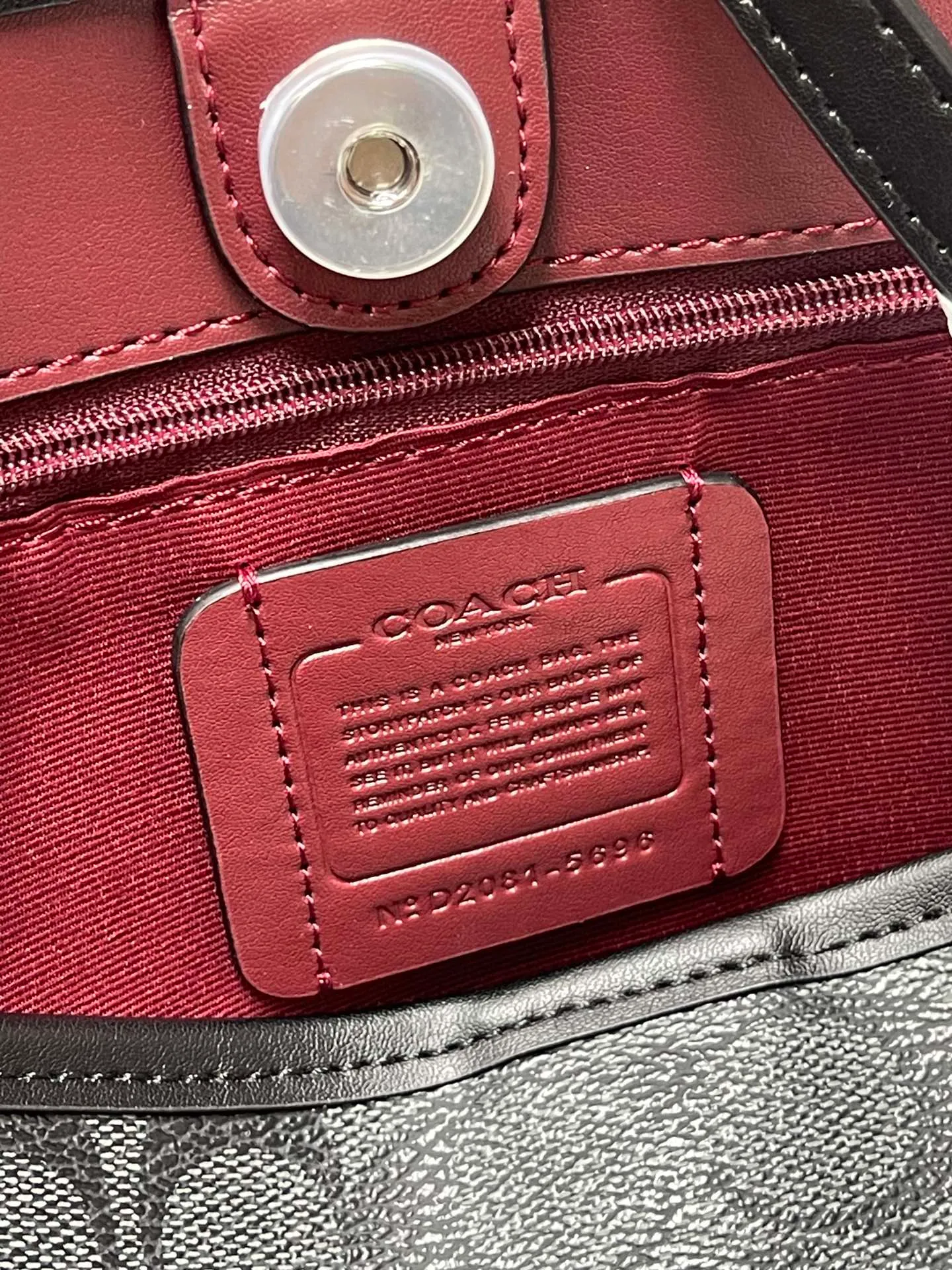 Top original order batch 400¥ Coach/Coach new large shopping bag. Style number: 5696& Classic presbyopic logo tote bag is super cute. It is suitable for commuting. It has a huge capacity and is also very suitable for mothers. It has a wide range of applicability, especially suitable for students, part-time workers and mothers. Size: 34*31*16 cm,