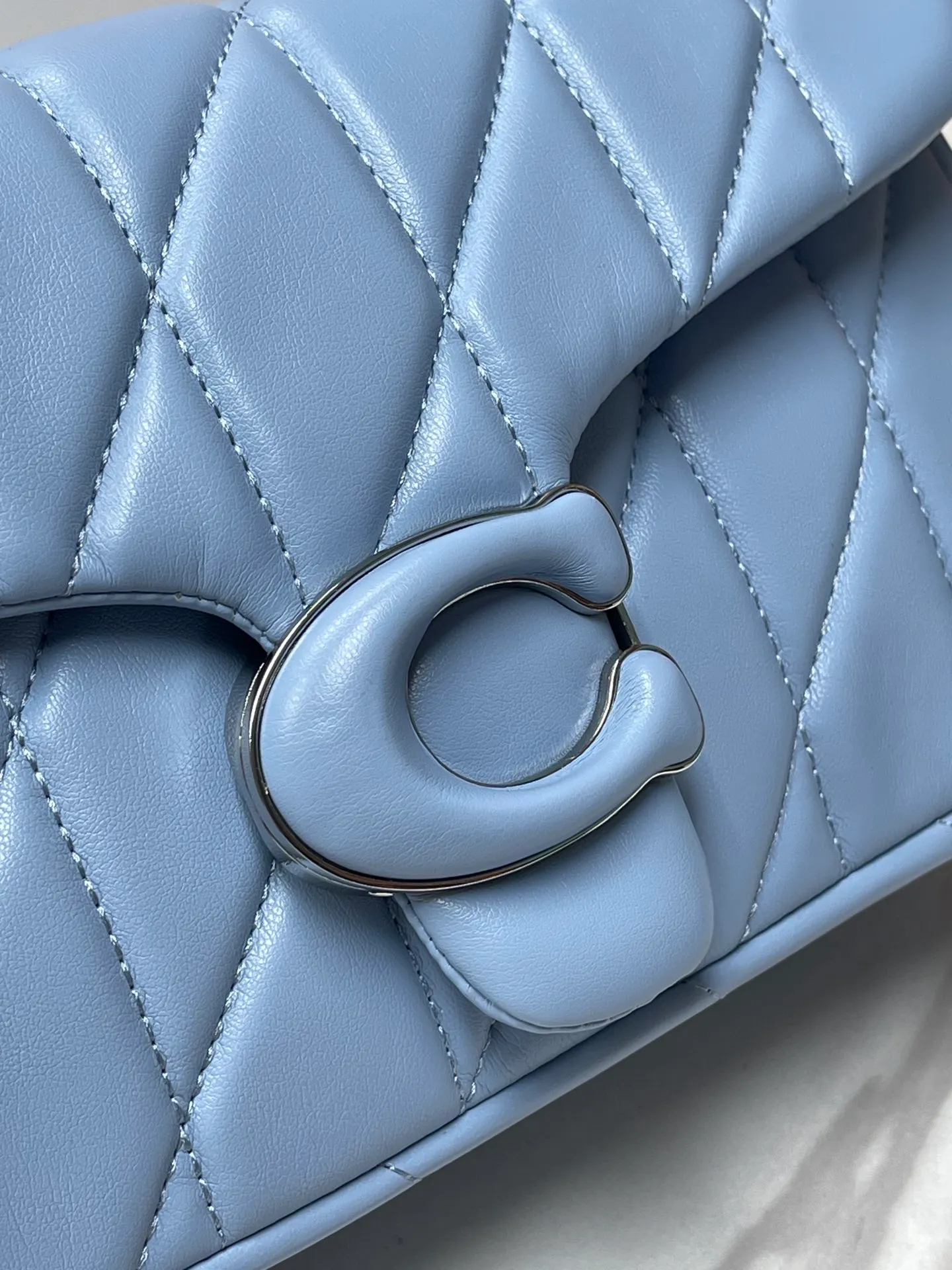 Top original order, batch 500💰Coach/Coach new model, counter synchronized new product model CP400 Quilting Tabby chain tabby with quilting technology is cool. Low-key yet high-end. Choose the size and color you like. Size 26/15.