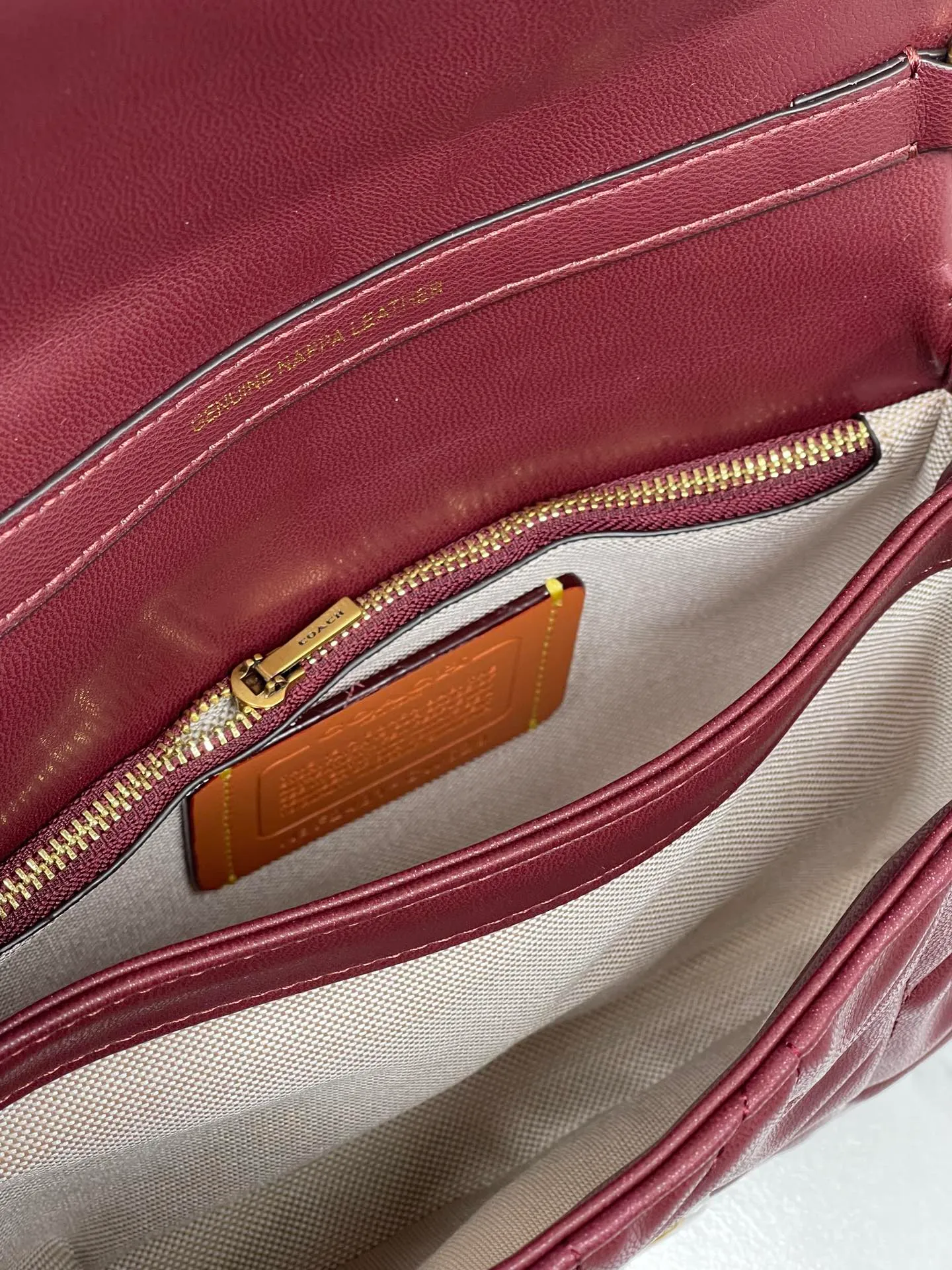 P480💰Coach’s new Square Tabby20 is retro and high-end, with a sheepskin texture. Square shoulder crossbody chain women's bag CW629, size 21×16×7. white black emerald new burgundy