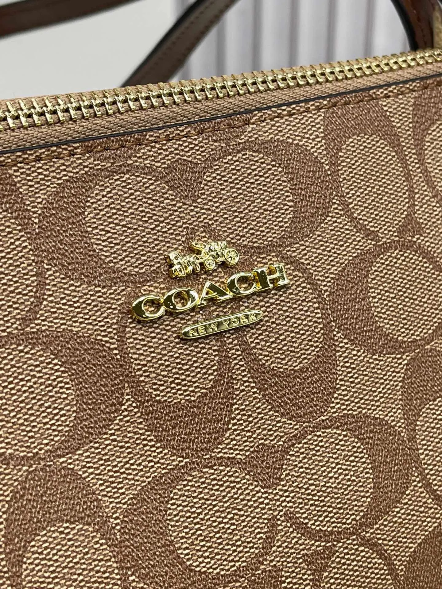 Top original order, batch 400💰Coach new Zip Tote, women's model 4455 zipper shoulder tote Zip Top Tote, the most classic zipper tote, with inner pocket inside, large capacity, size: 29*24*11cm