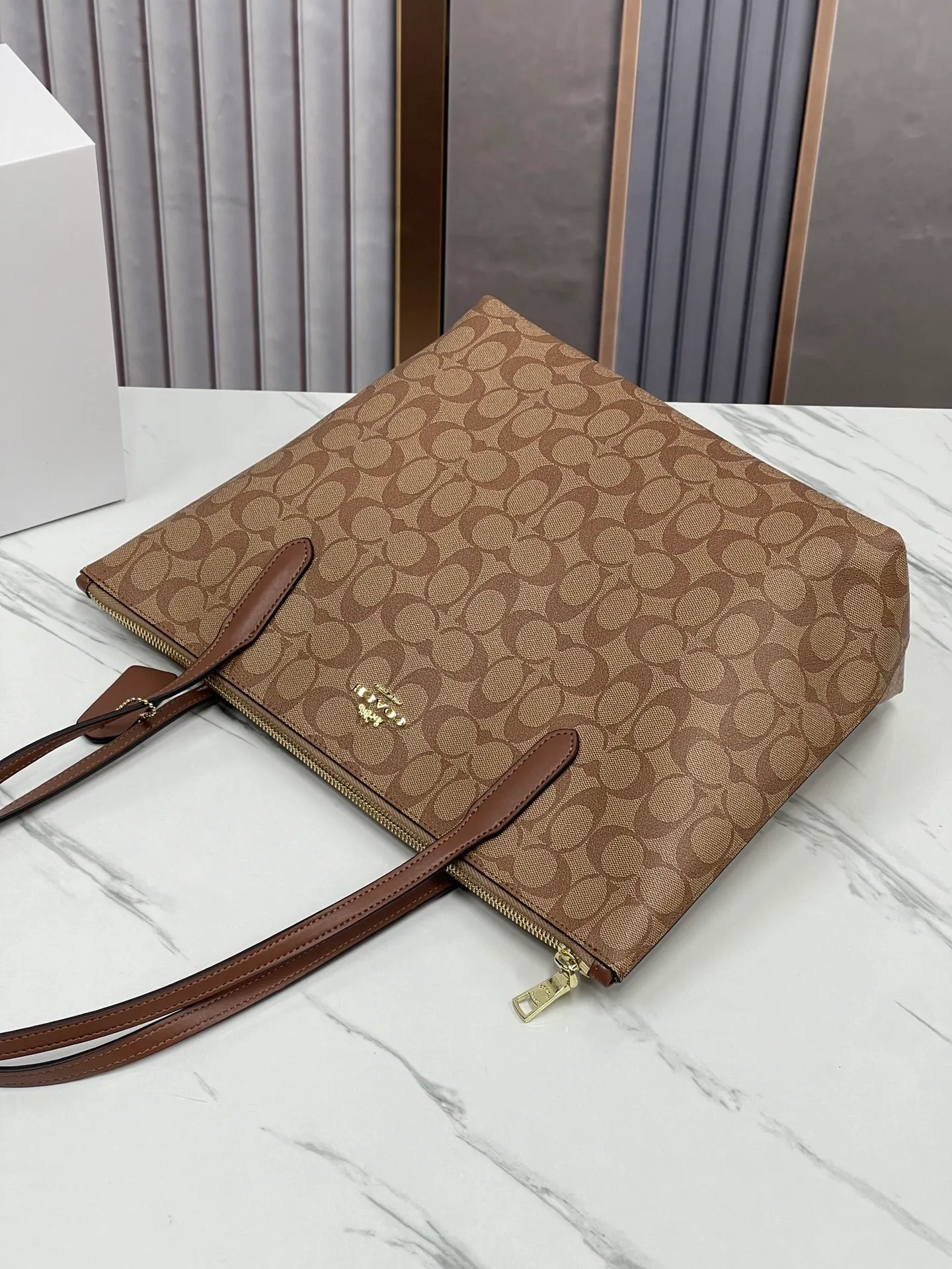 Top original order, batch 400💰Coach new Zip Tote, women's model 4455 zipper shoulder tote Zip Top Tote, the most classic zipper tote, with inner pocket inside, large capacity, size: 29*24*11cm