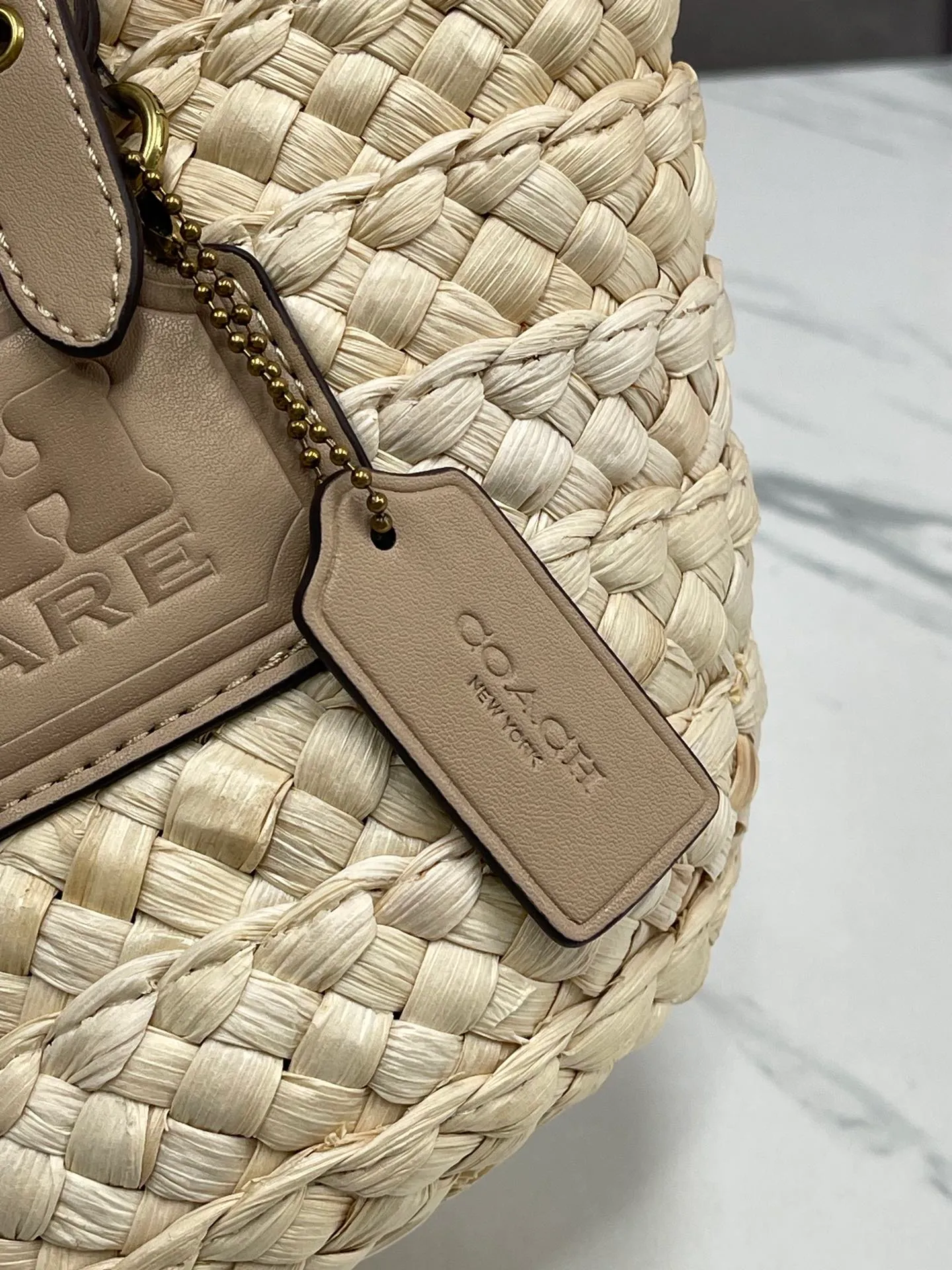 P410🐶COACH/Coach Women's Bag 2024 New Model CJ638🏖️STRUCTURED 17 Straw Shoulder Tote Bag Tote Bag💐💕How can I miss it this summer~ Let's go on a beach vacation together🏖️🌊Size 17*13*17