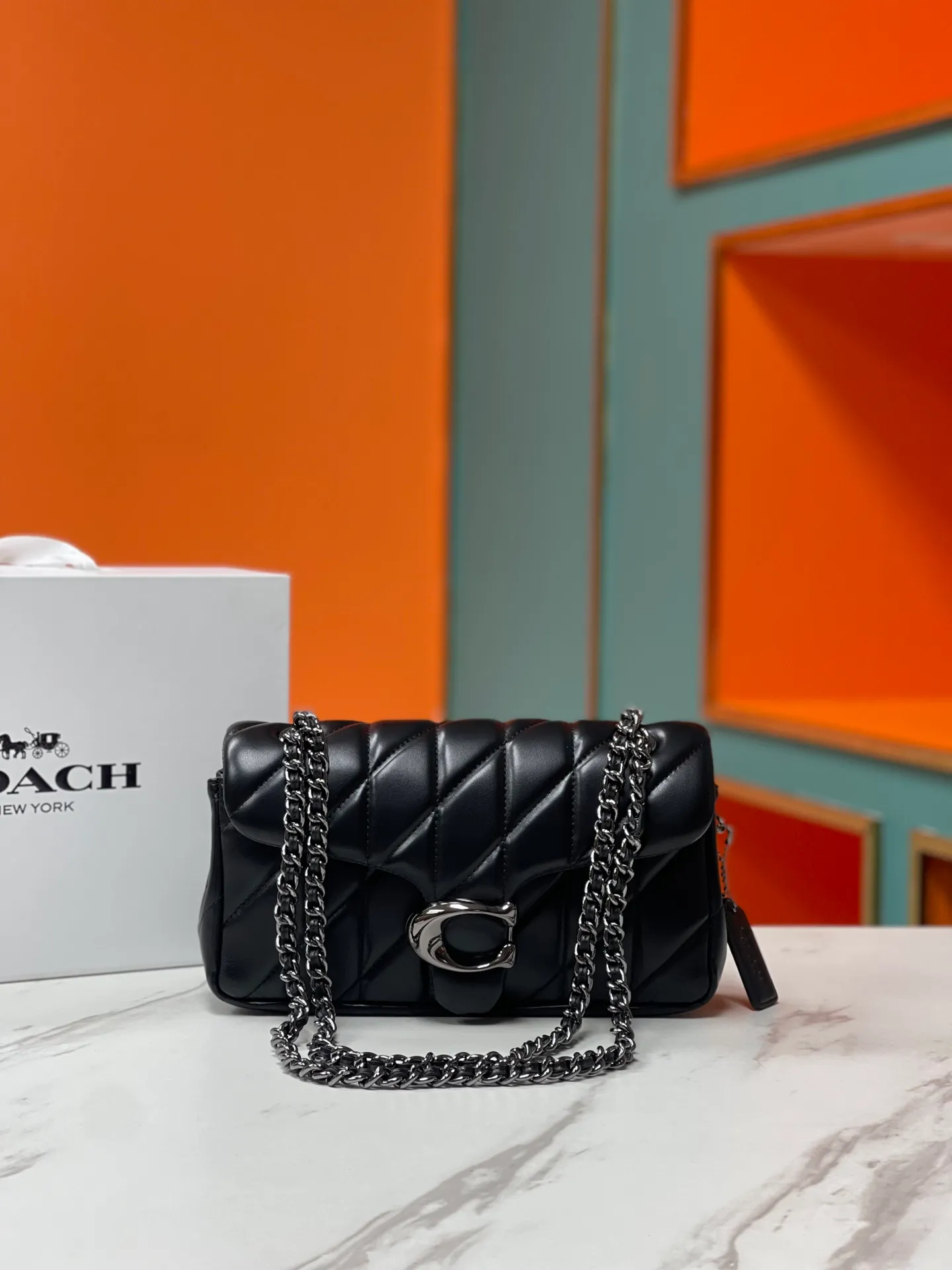 Top original order, batch 500💰Coach/Coach new model, new products synchronized at the counter, model CP400 Quilting Tabby chain tabby with quilting technology, cool dark buckle, low-key and high-end silver buckle. Choose a size and color you like. Size 26/15.