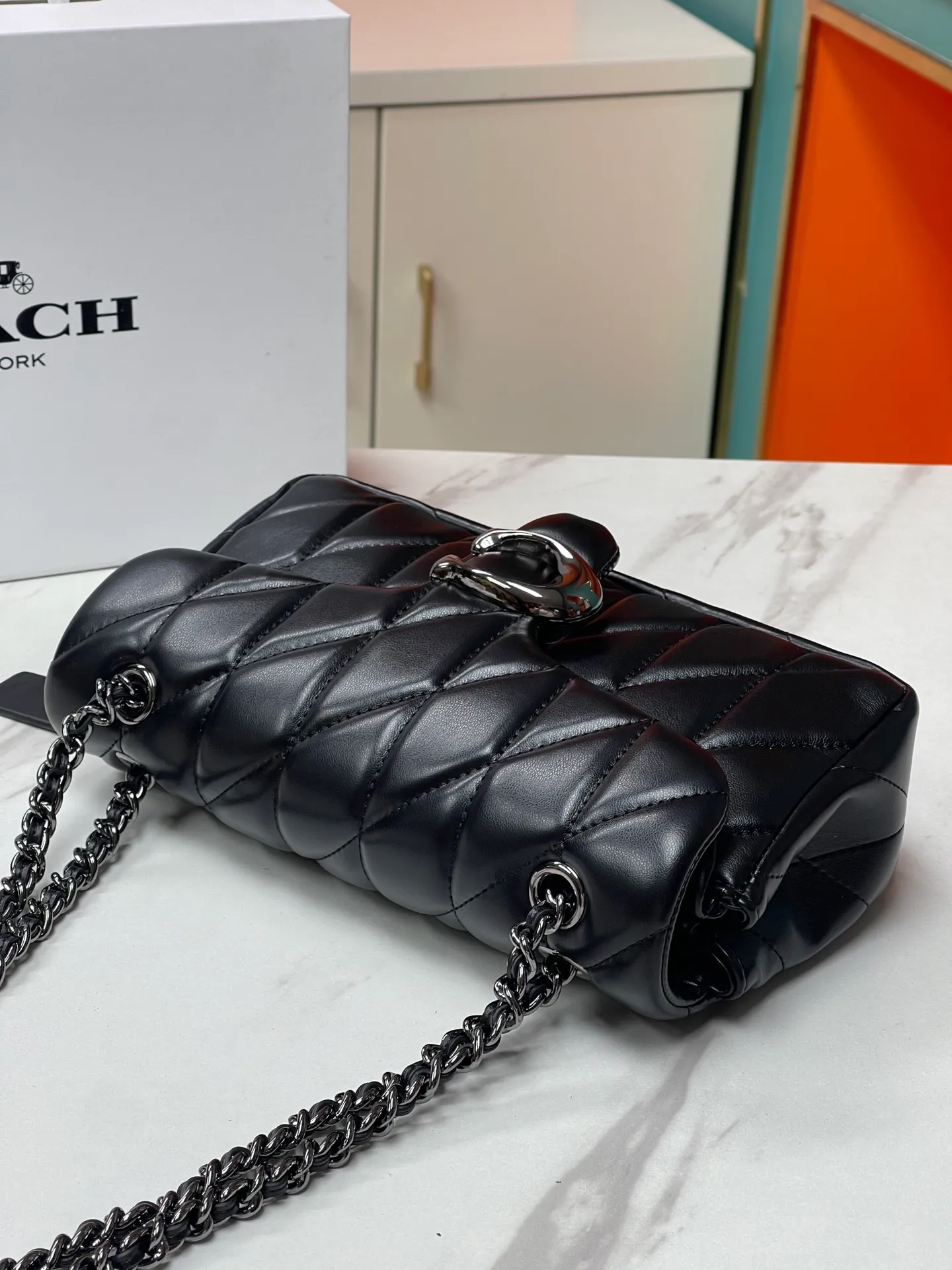 Top original order, batch 500💰Coach/Coach new model, new products synchronized at the counter, model CP400 Quilting Tabby chain tabby with quilting technology, cool dark buckle, low-key and high-end silver buckle. Choose a size and color you like. Size 26/15.