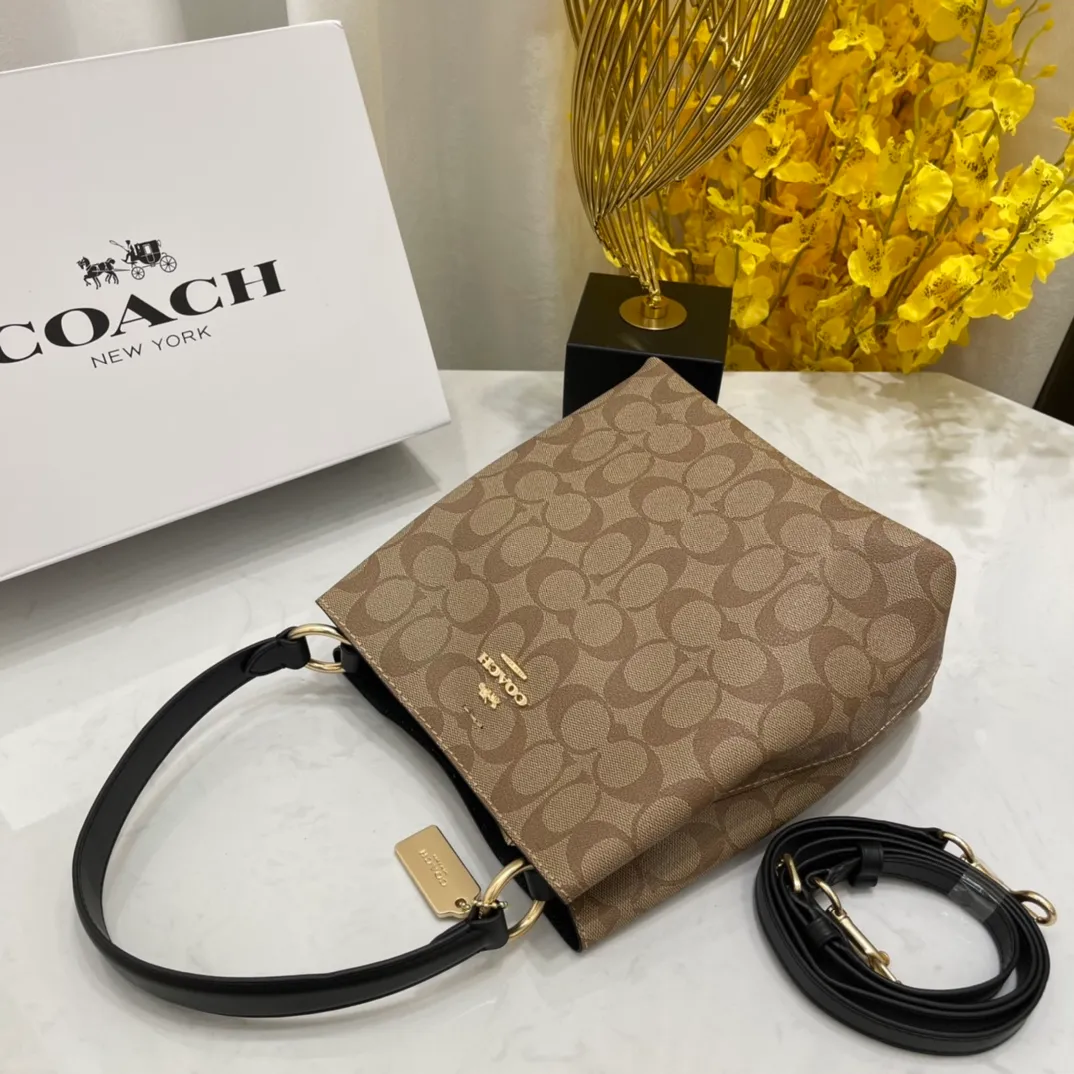 Top original order, batch 420💰Coach/Coach new model, new carriage bucket with small logo, simple and not fancy, versatile and beautiful, large capacity, hot model🔥, new model synchronized at the counter, sandwich zipper bag, imported first-layer cowhide, exquisite handwork, size 22X22X10, model 2312🌸