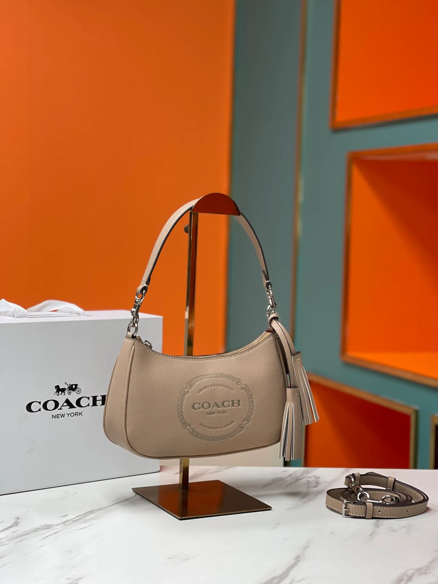 Top original order, batch 380💰 model CM084, the latest underarm bag at Coach counter, size 24.5/15.5/7.5.