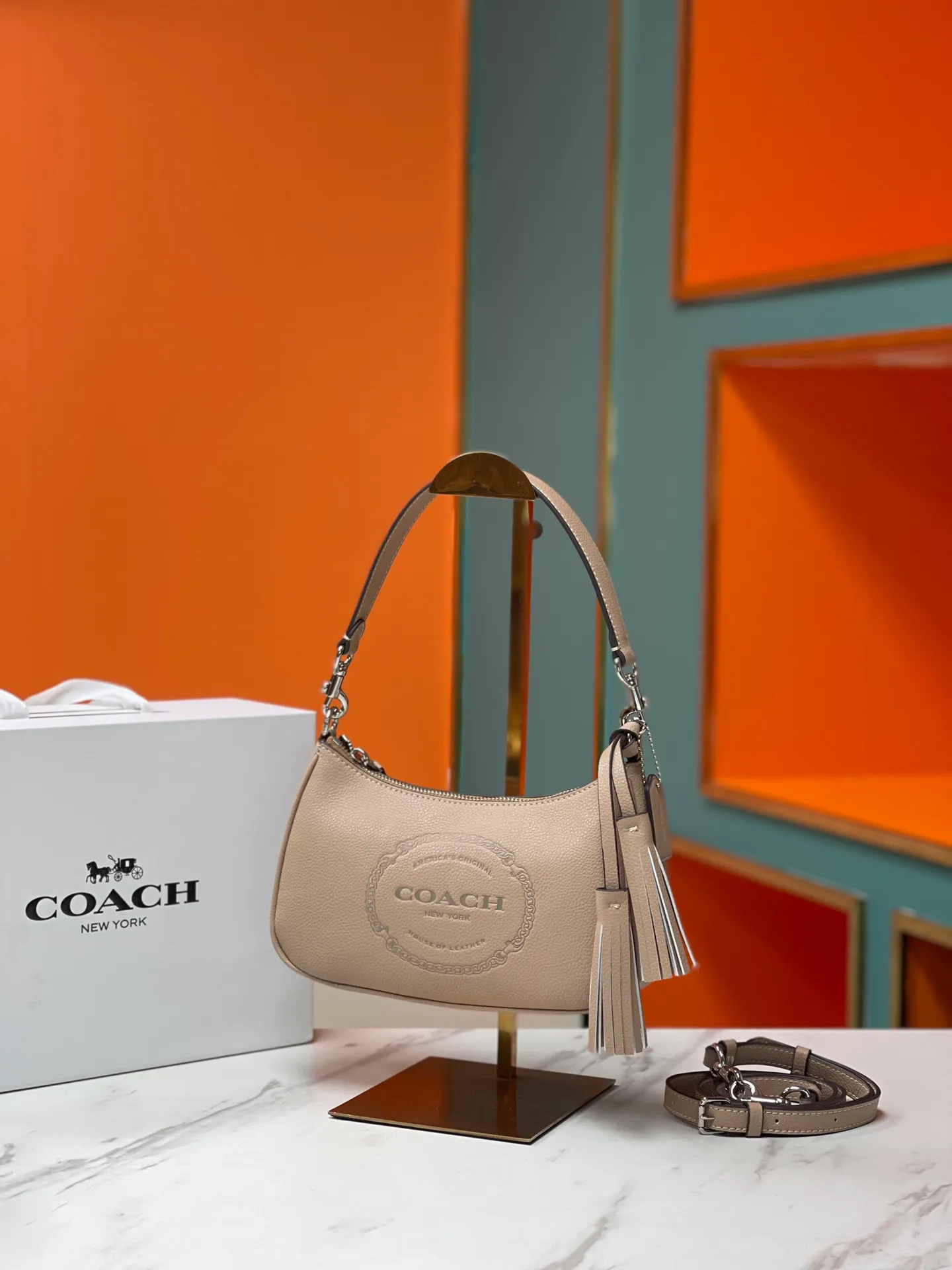 Top original order, batch 380💰 model CM084, the latest underarm bag at Coach counter, size 24.5/15.5/7.5.