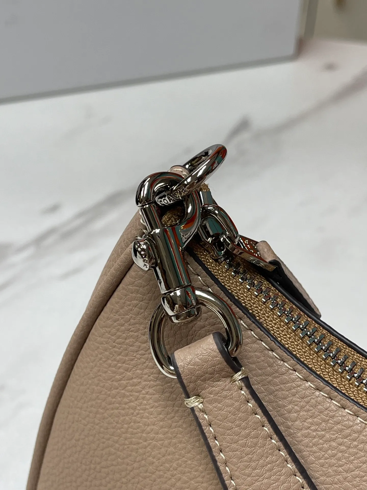 Top original order, batch 380💰 model CM084, the latest underarm bag at Coach counter, size 24.5/15.5/7.5.