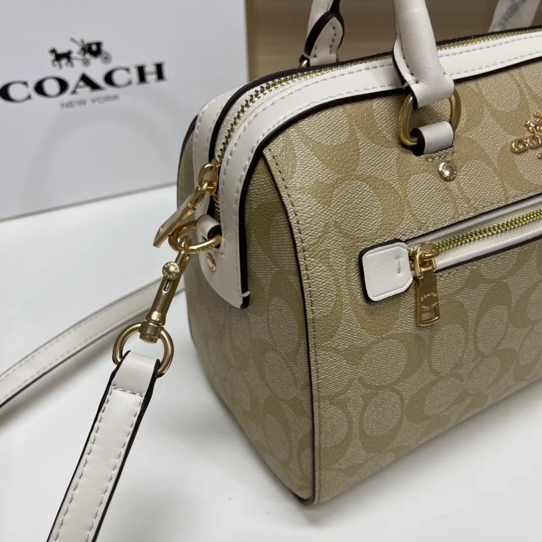 Top original order, batch 480💰COACH/Coach’s new Boston bag 83607 is a super practical bag, regardless of age or season. The bag has a large space and can hold a lot of things. This bag has a long shoulder strap and can be worn cross-body. Size:26*15*13cm