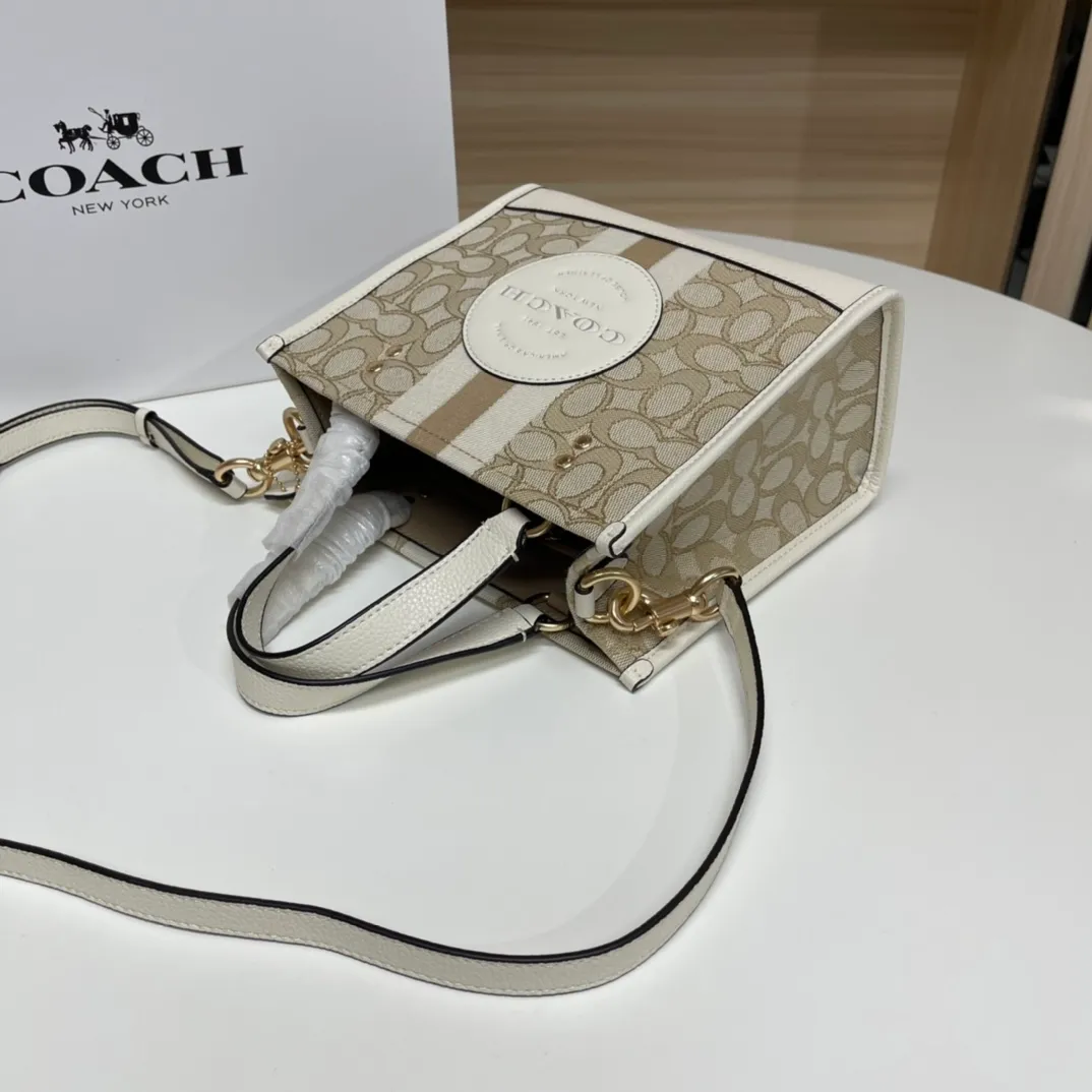 Top original order batch 420💰coach/Coach new color field 22 small portable cross-body shopping bag, fashionable European and American, Mini 22 unique redwood color, soothing warm tones, a winter color at a glance, super gentle Dempsey Chambray series, no one is unfamiliar with it, classic style, color matching in different seasons, model 8417. Size: 22*20*12 cm,