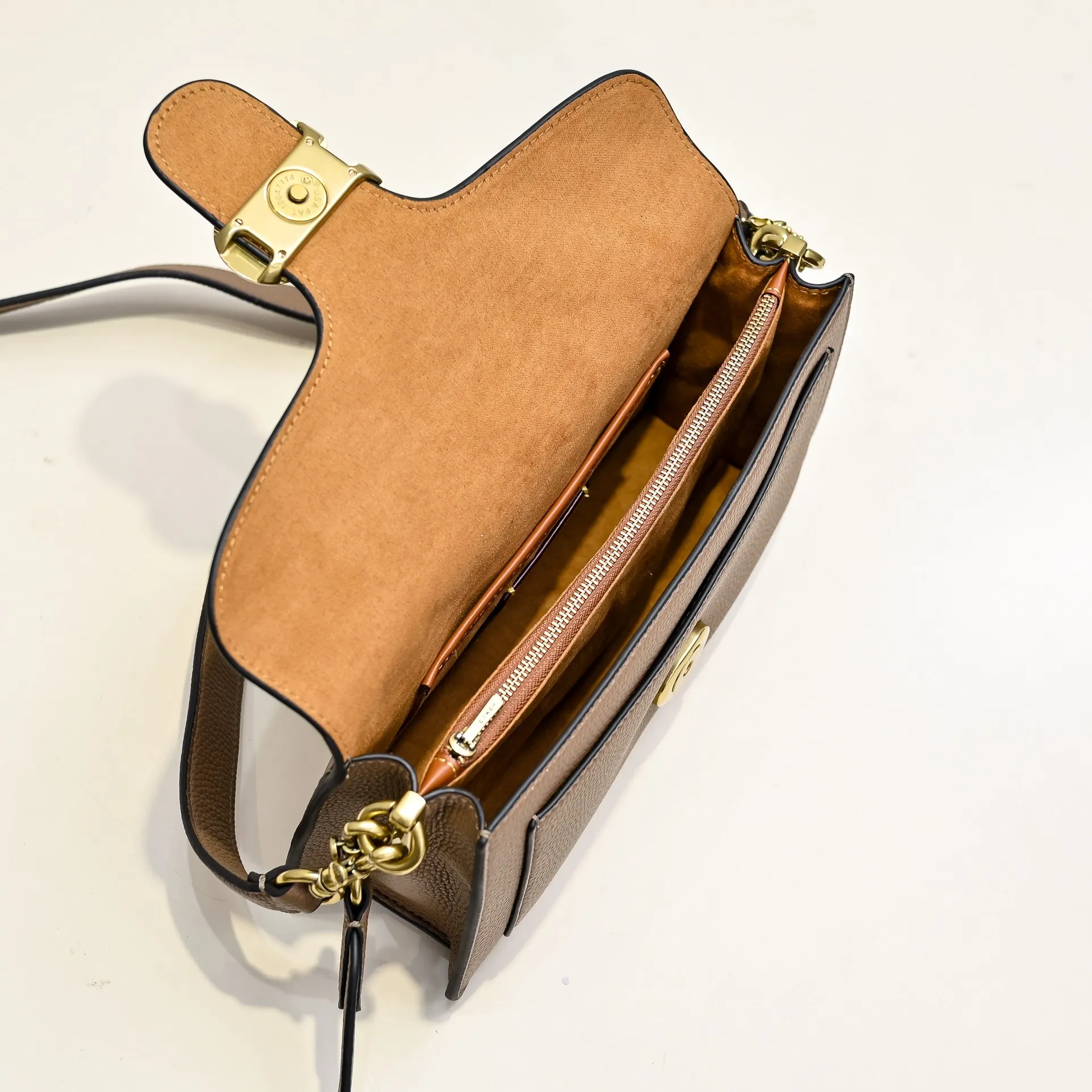 P380【Top original order】Model number: CH857 Size: 26*15*8cm