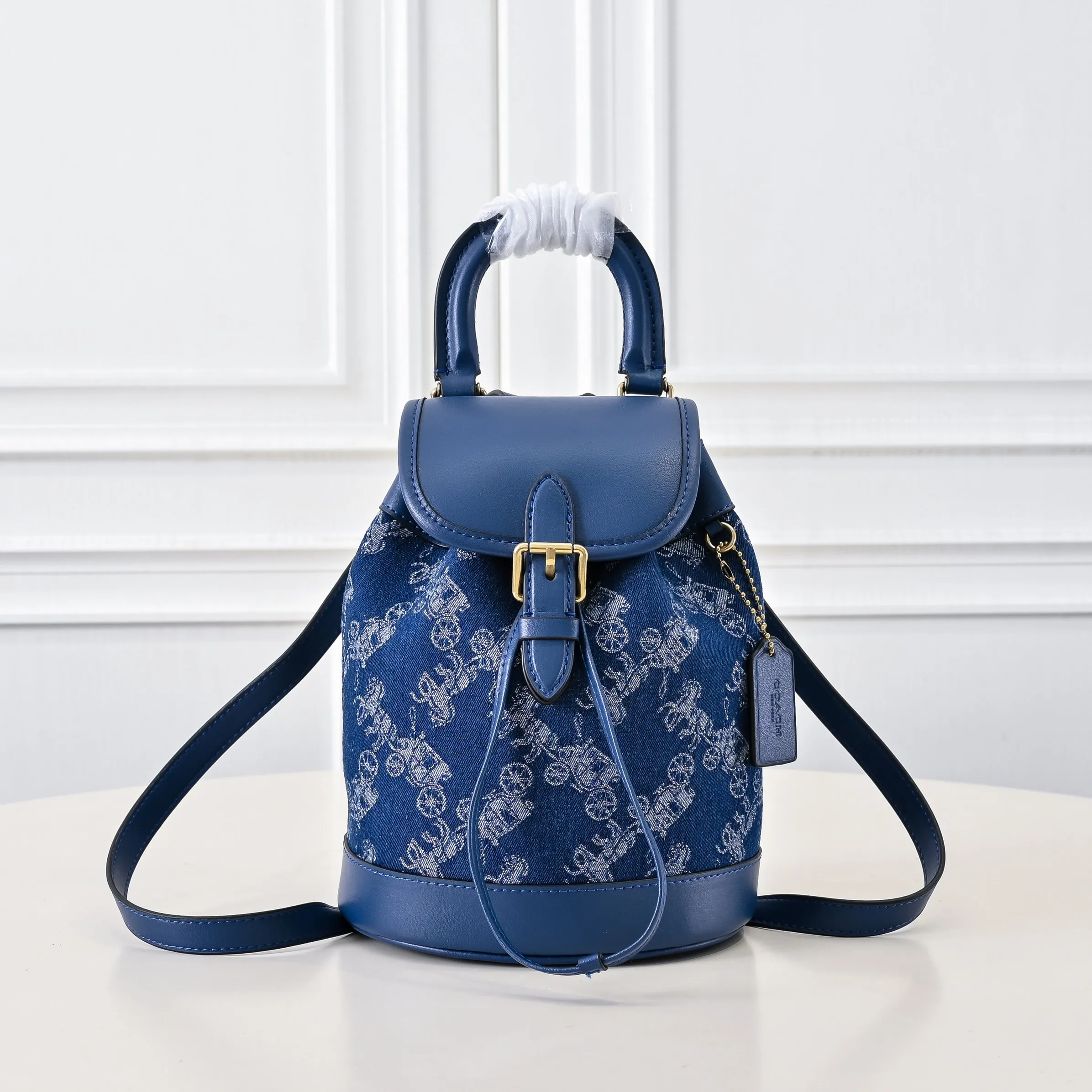 Style number: CAM31 Size: 17*11*22.5cm