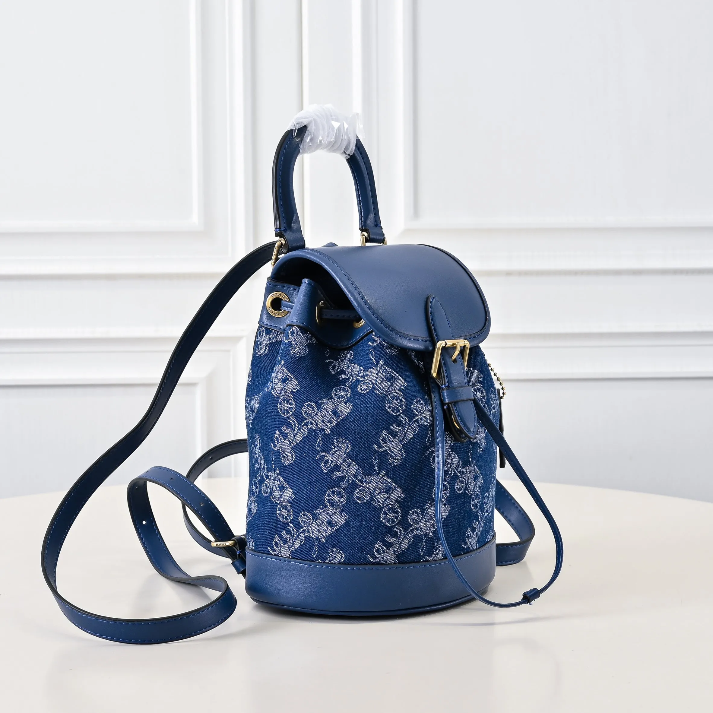 Style number: CAM31 Size: 17*11*22.5cm