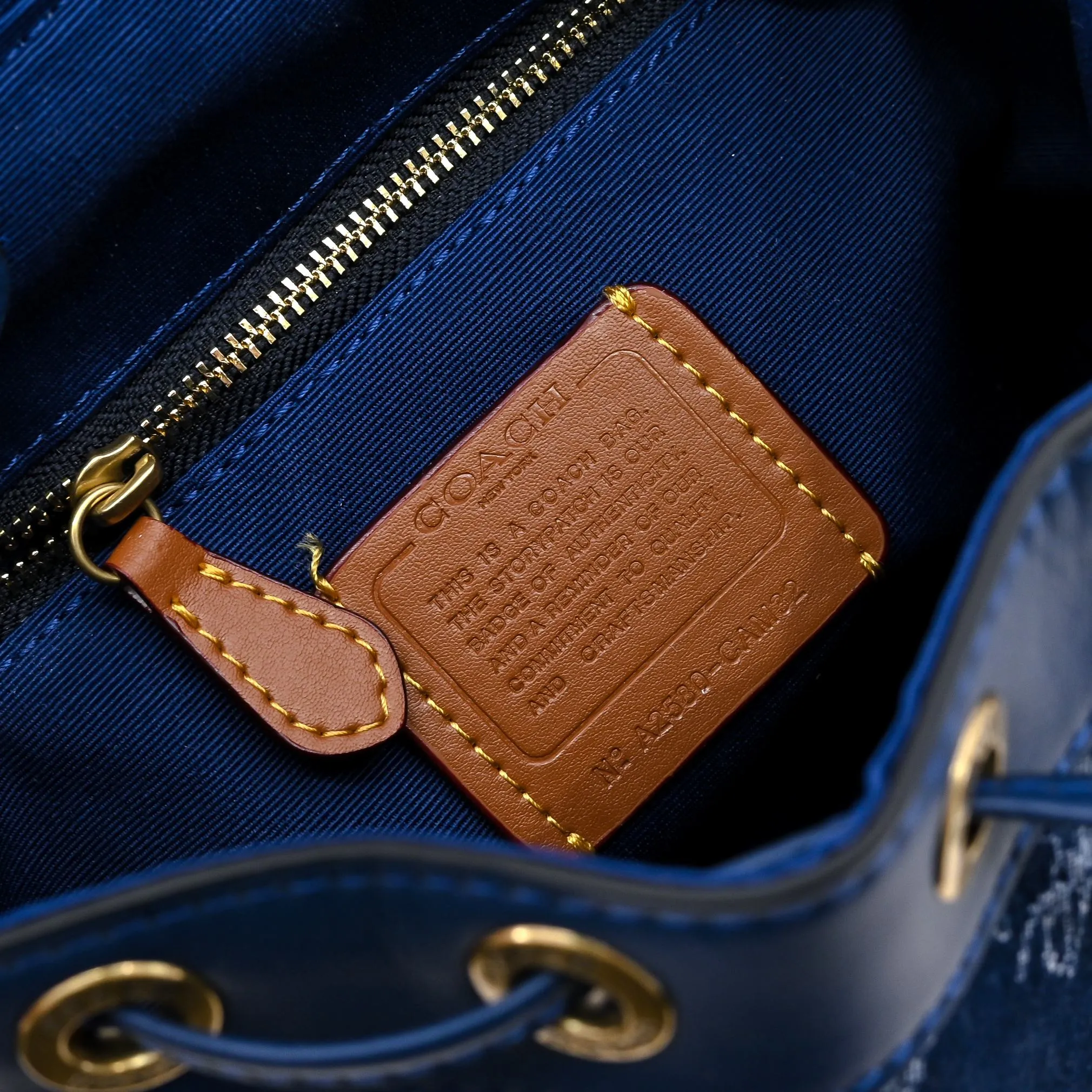 Style number: CAM31 Size: 17*11*22.5cm