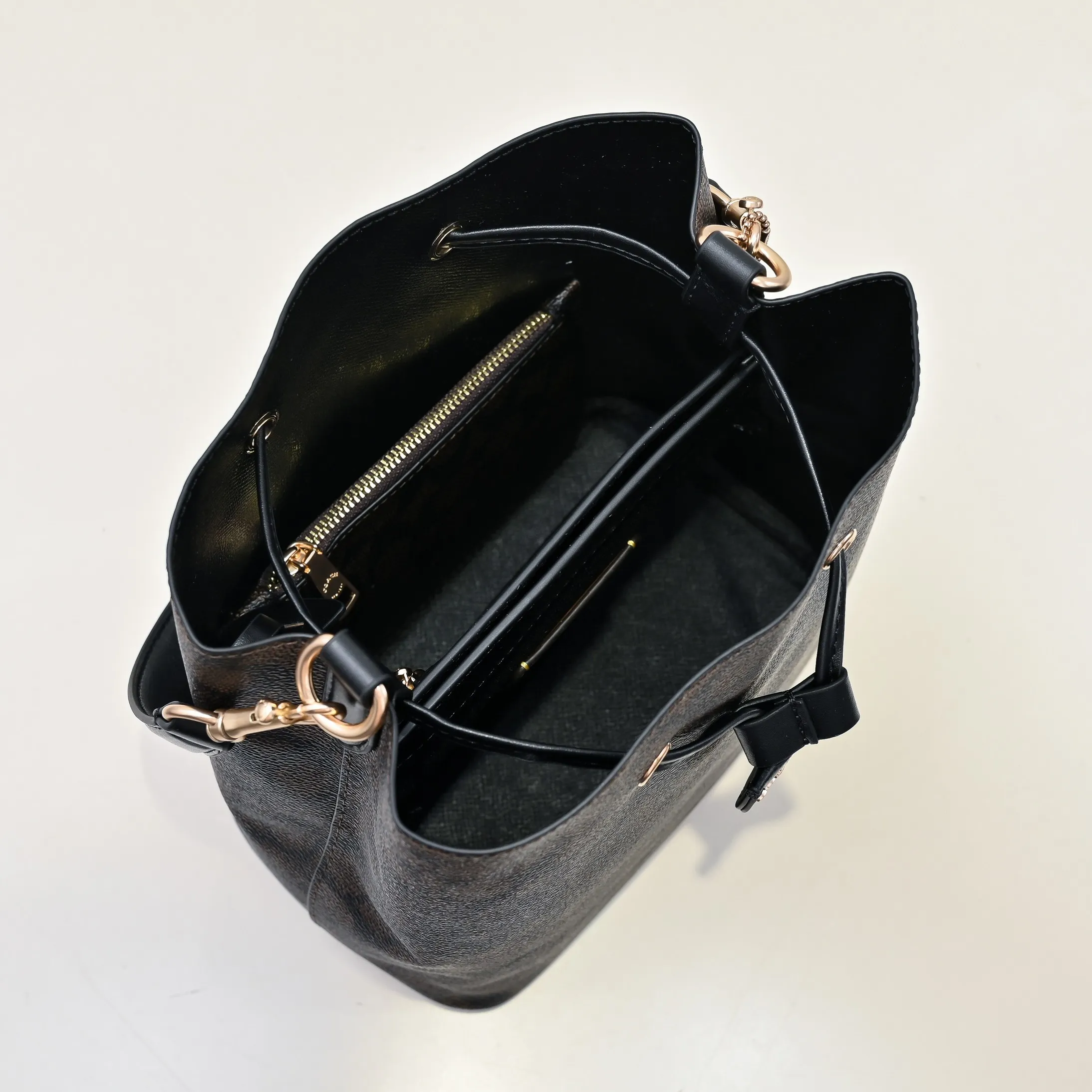P380 [Top original order] Style number: CBH07 Size: 21.5*21.5*14cm