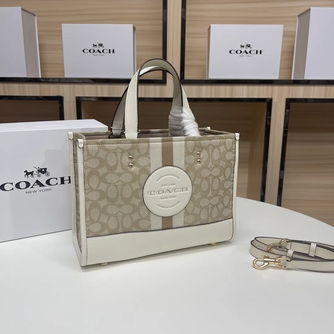 Top original order batch 440💰. coach/Coach new model C8448 Butot horizontal series, latest style design, large round cake LOGO, very iconic, big C with hemp thread presbyopia embroidery, size is about 29/13/22.