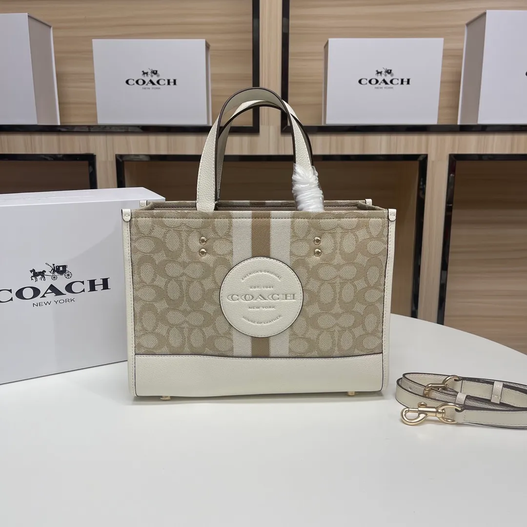 Top original order batch 440💰. coach/Coach new model C8448 Butot horizontal series, latest style design, large round cake LOGO, very iconic, big C with hemp thread presbyopia embroidery, size is about 29/13/22.